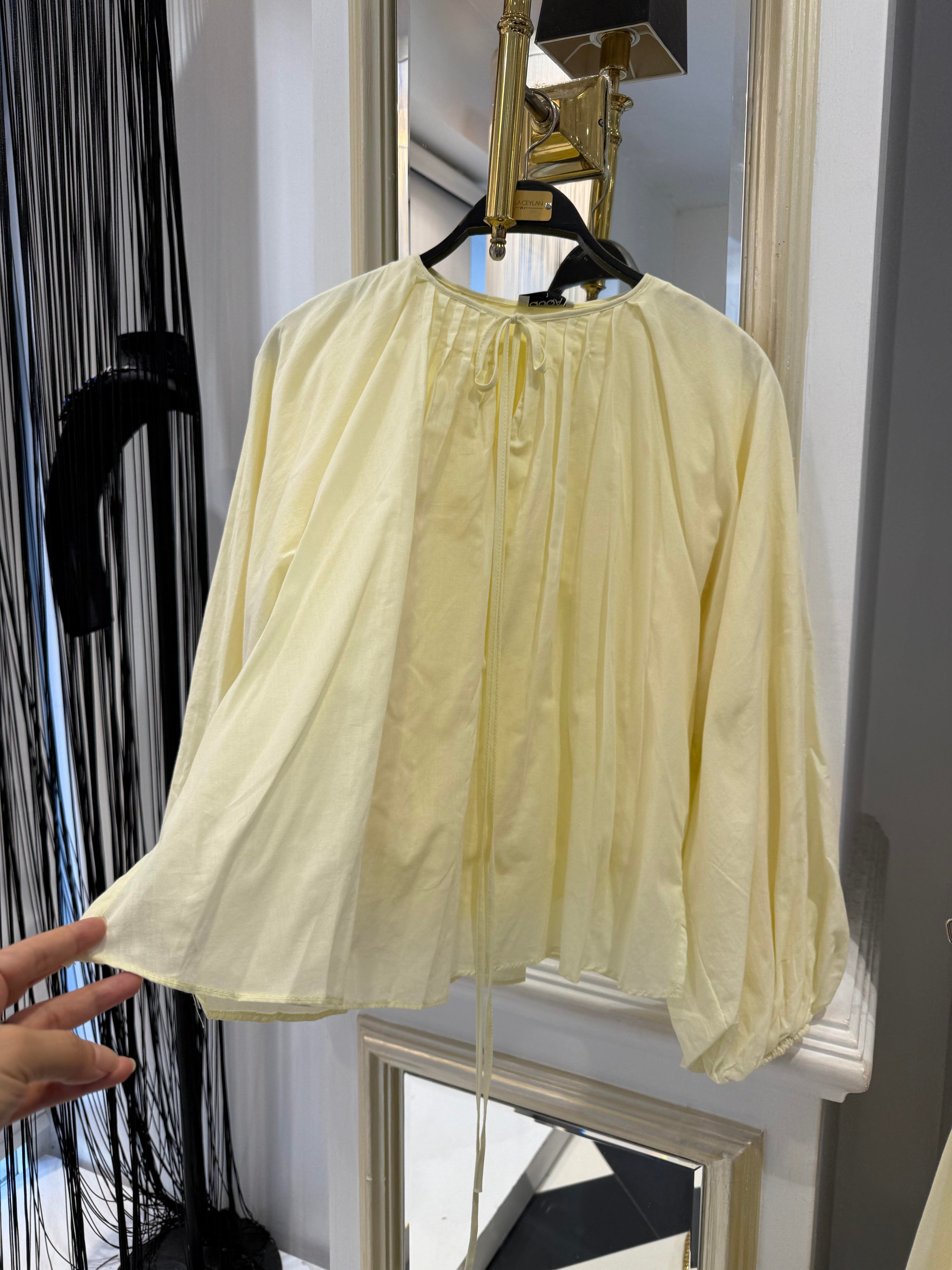 Eteği Katlı Takım