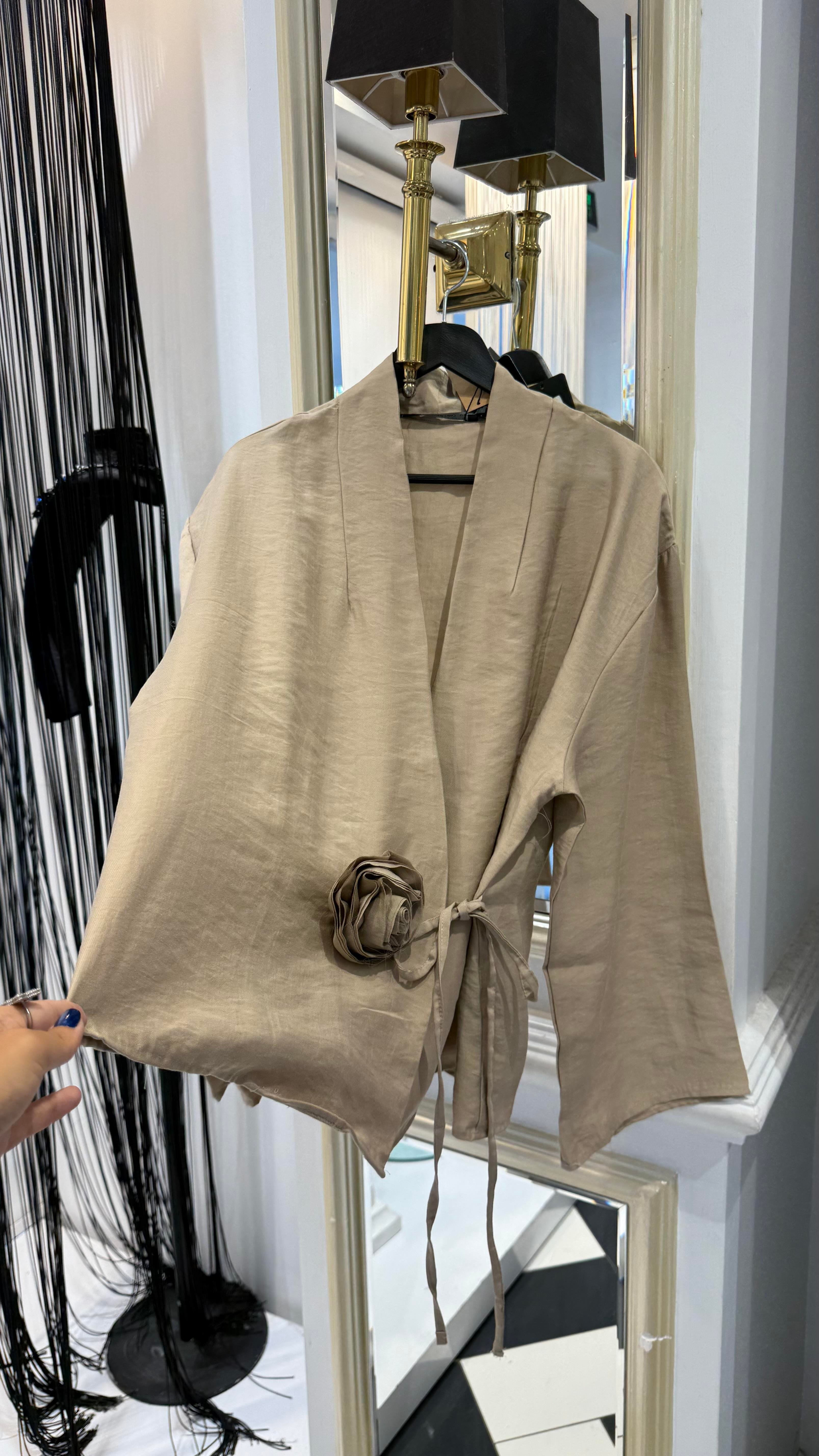 Güllü Bağlamalı Kimono