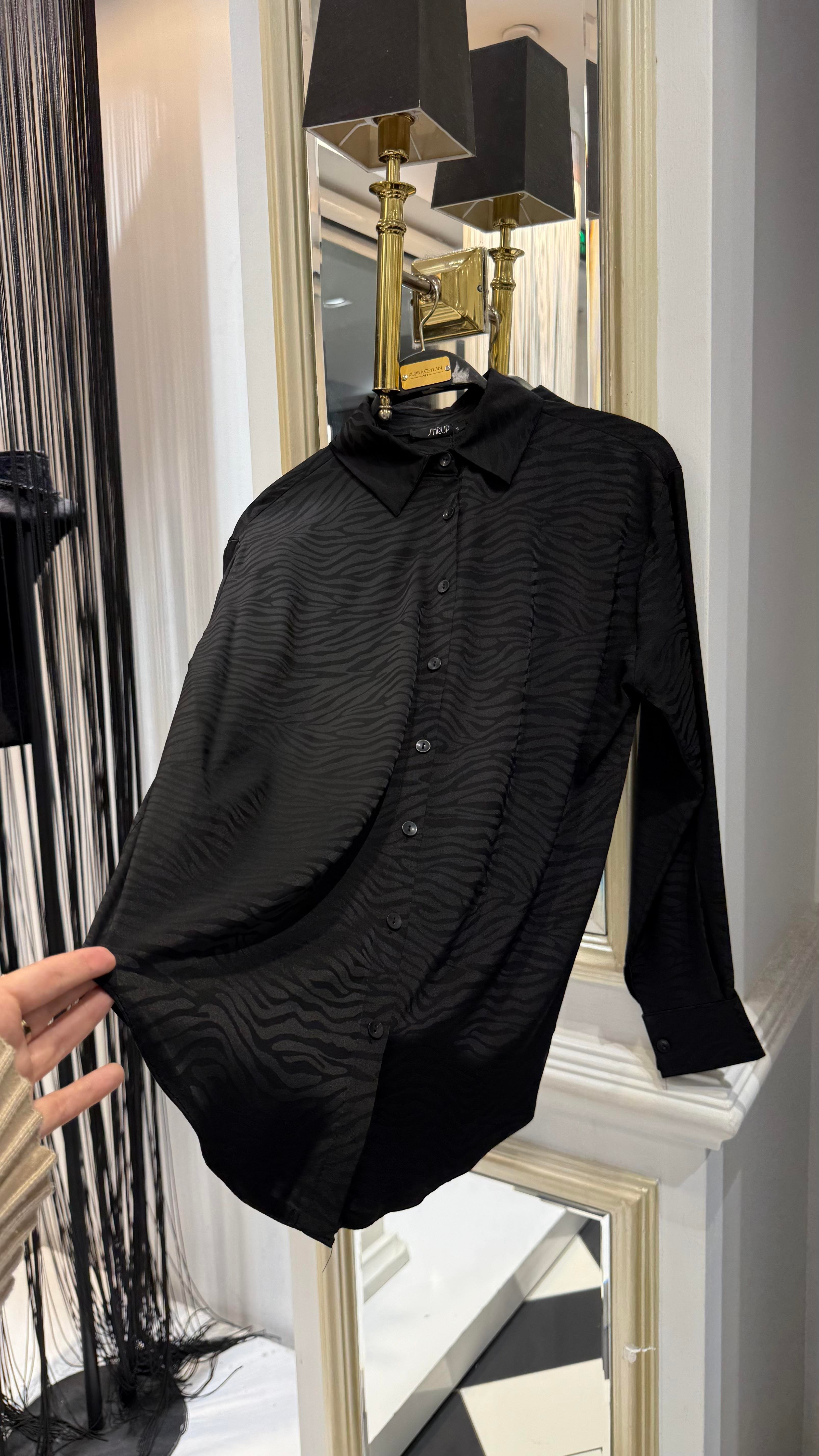 Jakar Desenli Gömlek