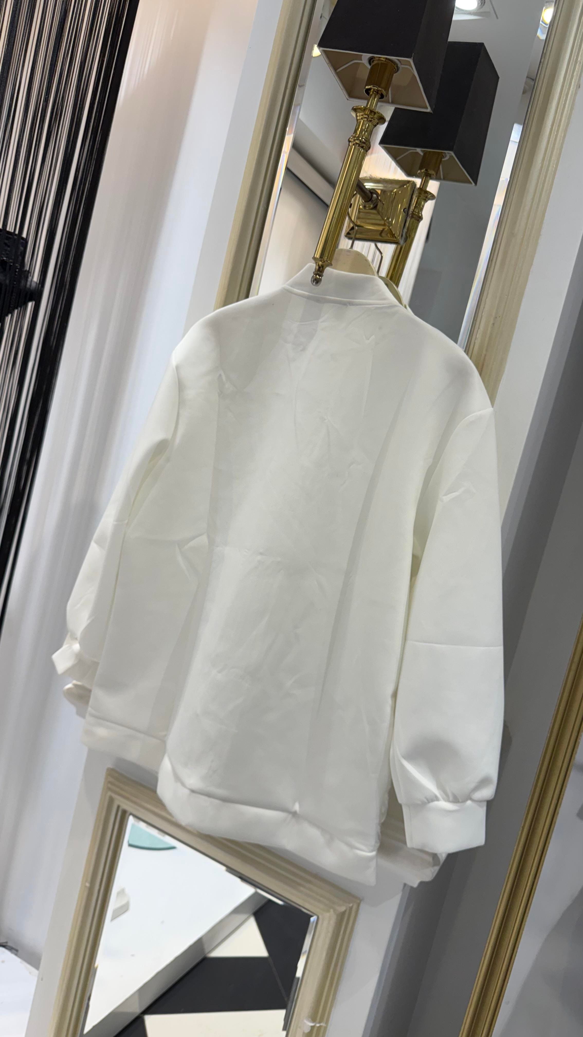 Kabartma Detay Fermuarlı Kap