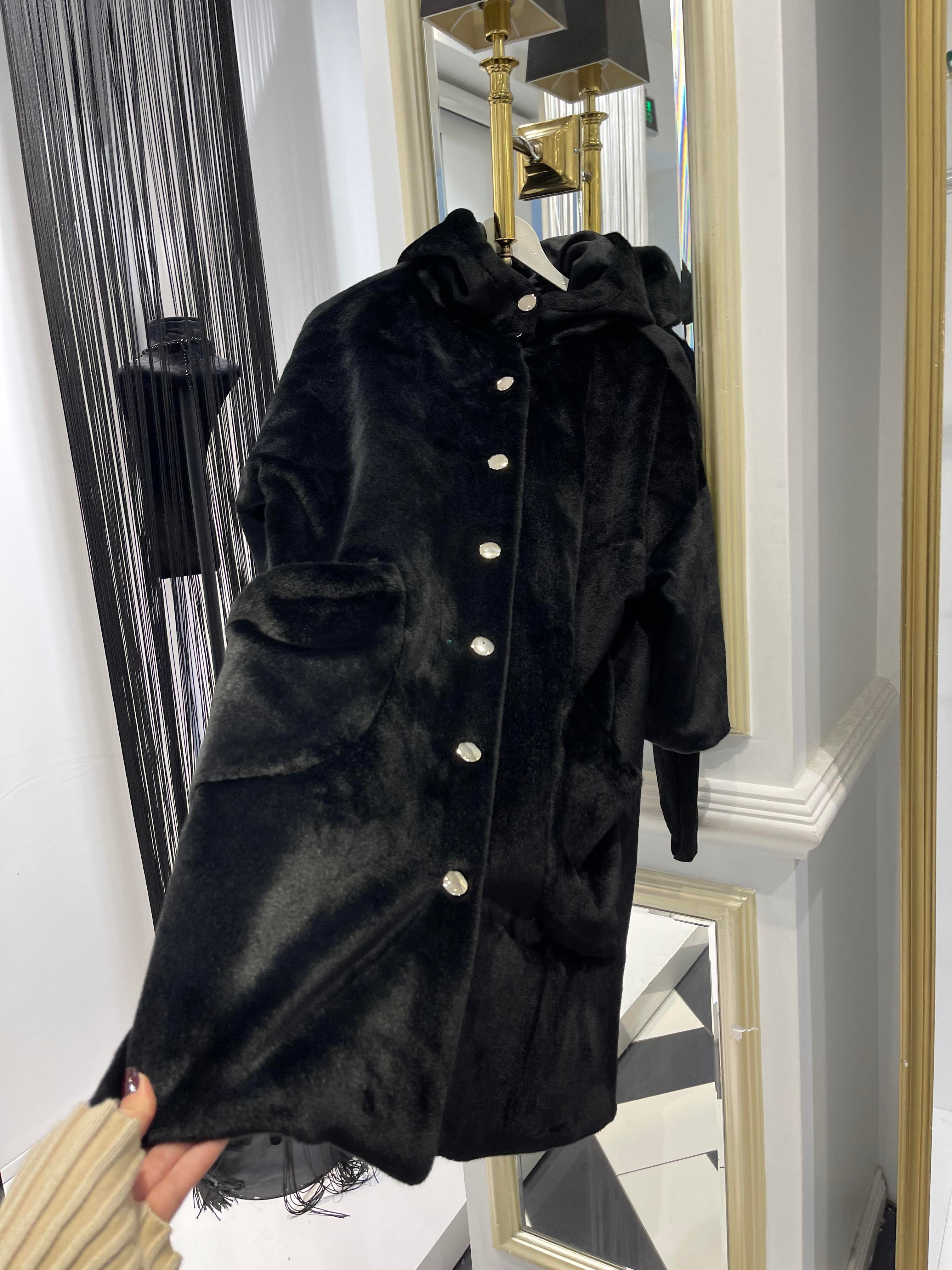 Kapişonlu Triko Kol Kaban