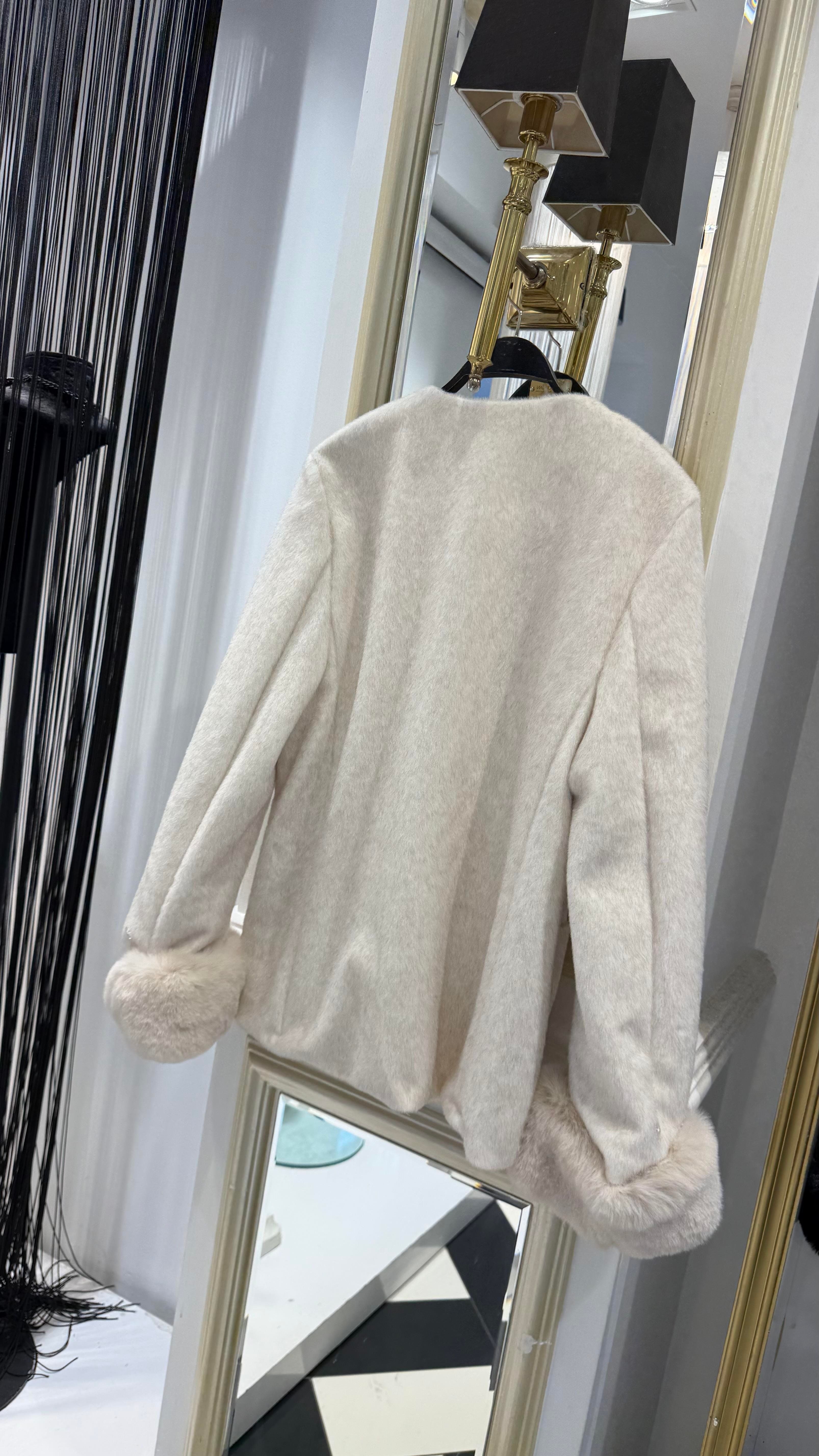 Kol Kürklü Peluş Kaban