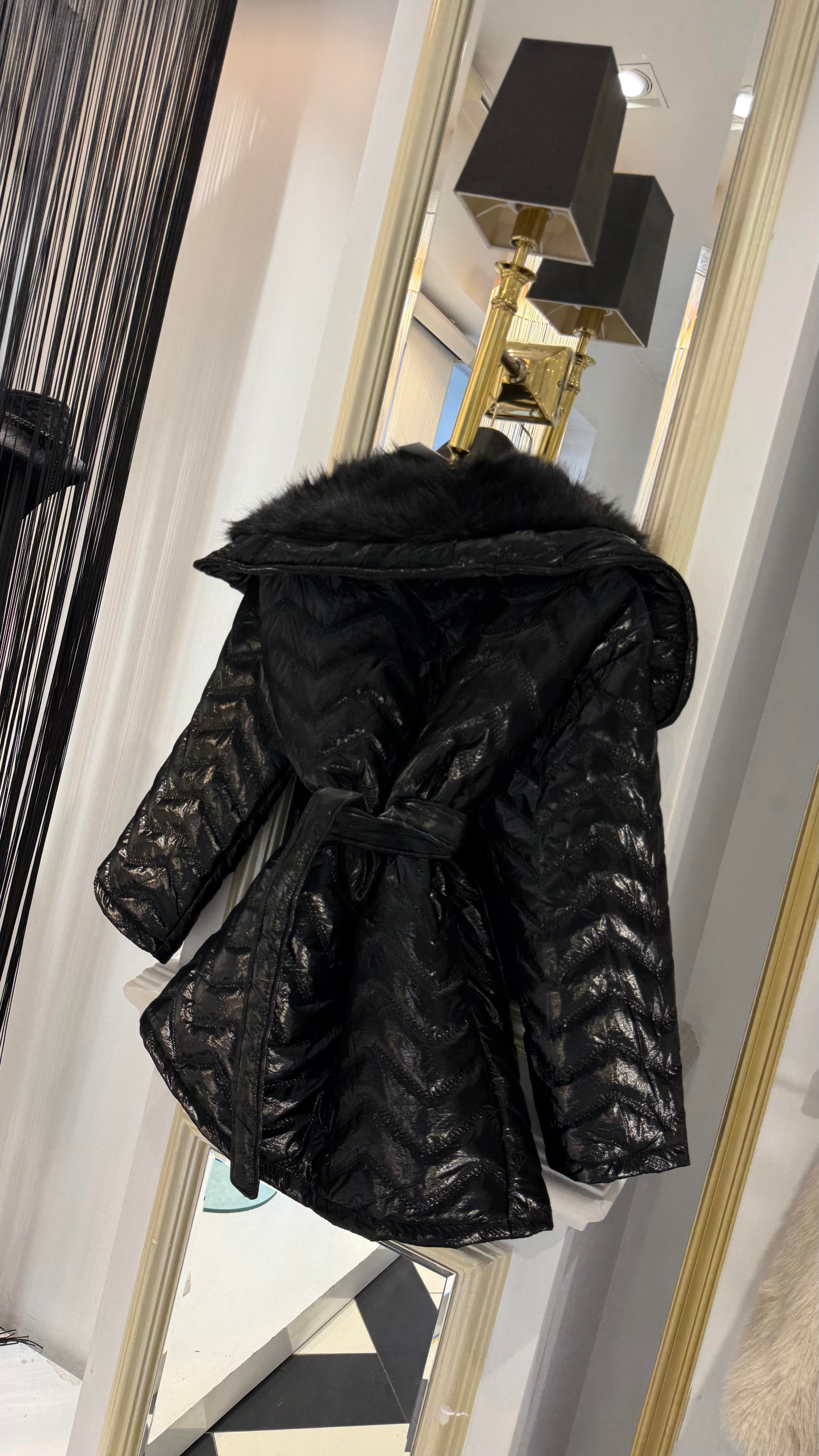 Kürk Yaka Kapitone Mont