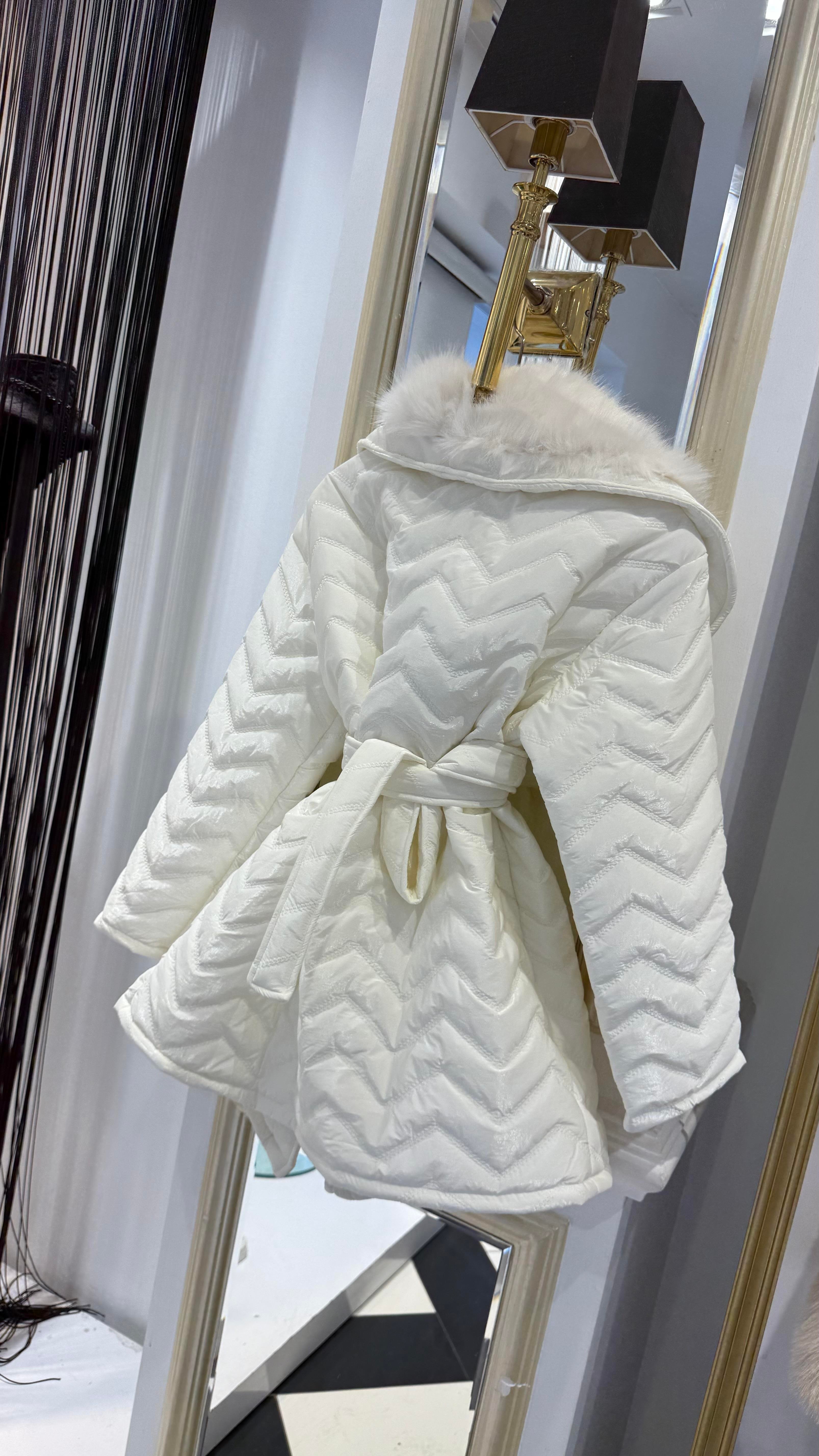 Kürk Yaka Kapitone Mont