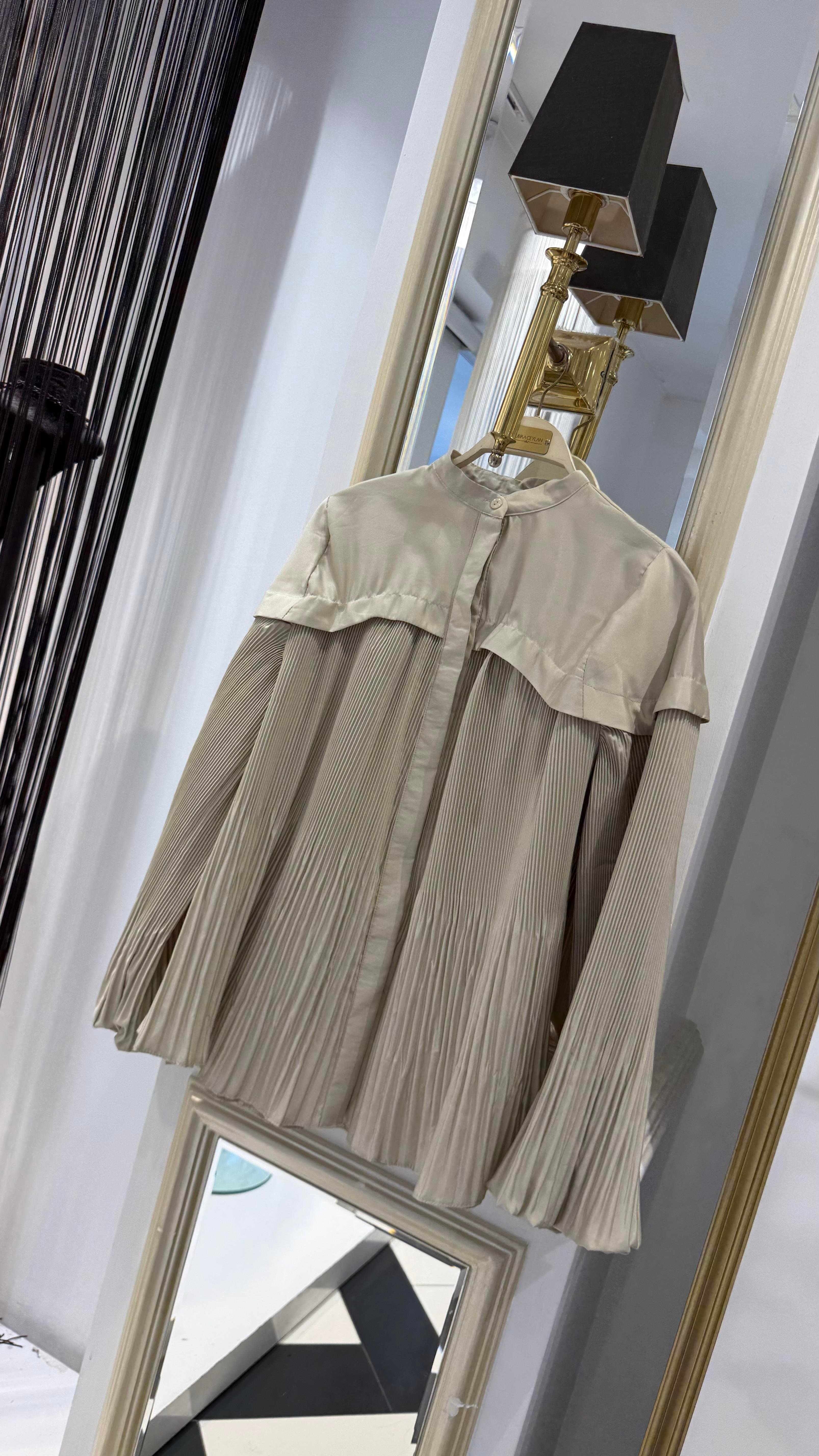 Piliseli Kemerli Gömlek