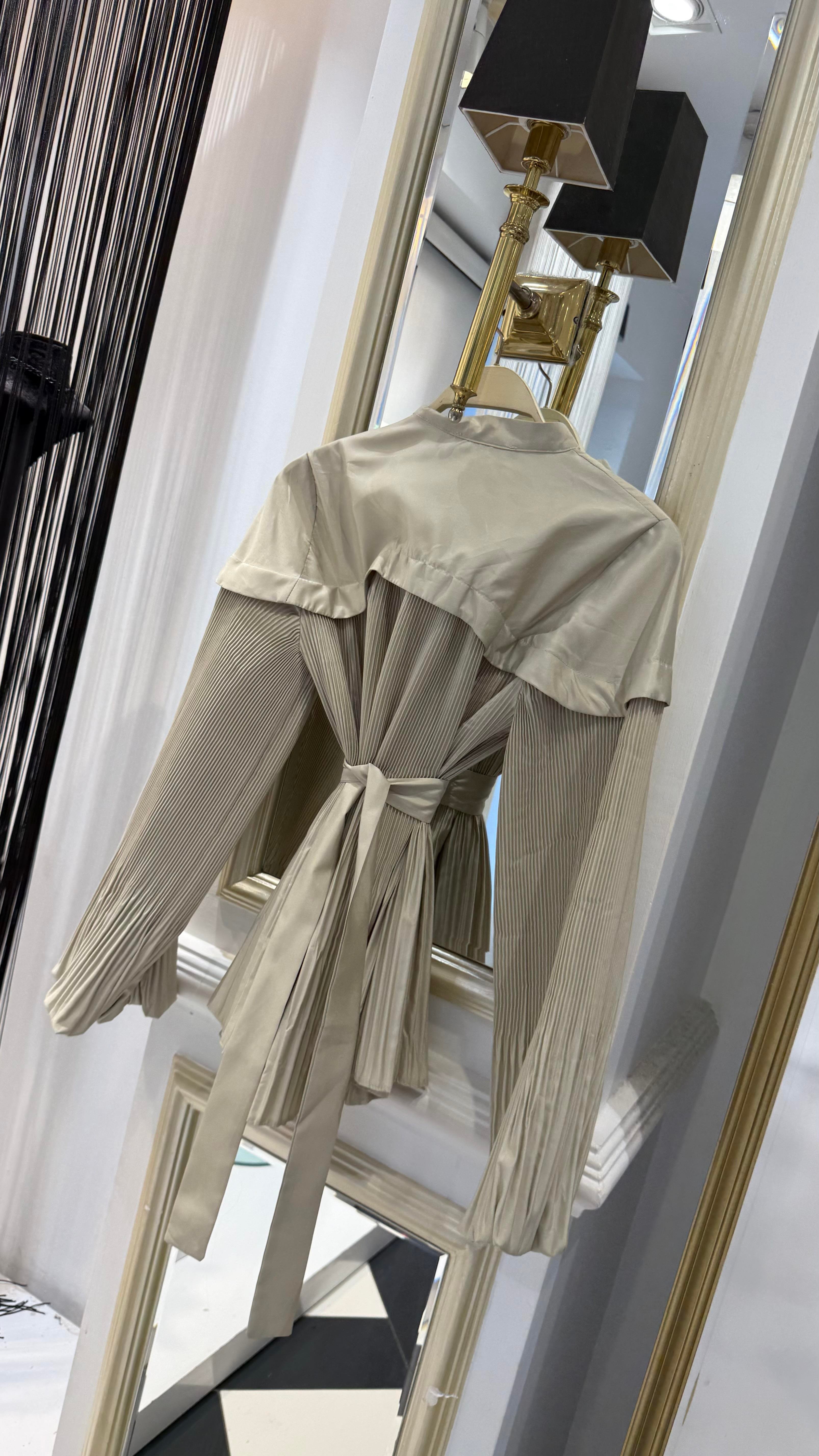 Piliseli Kemerli Gömlek