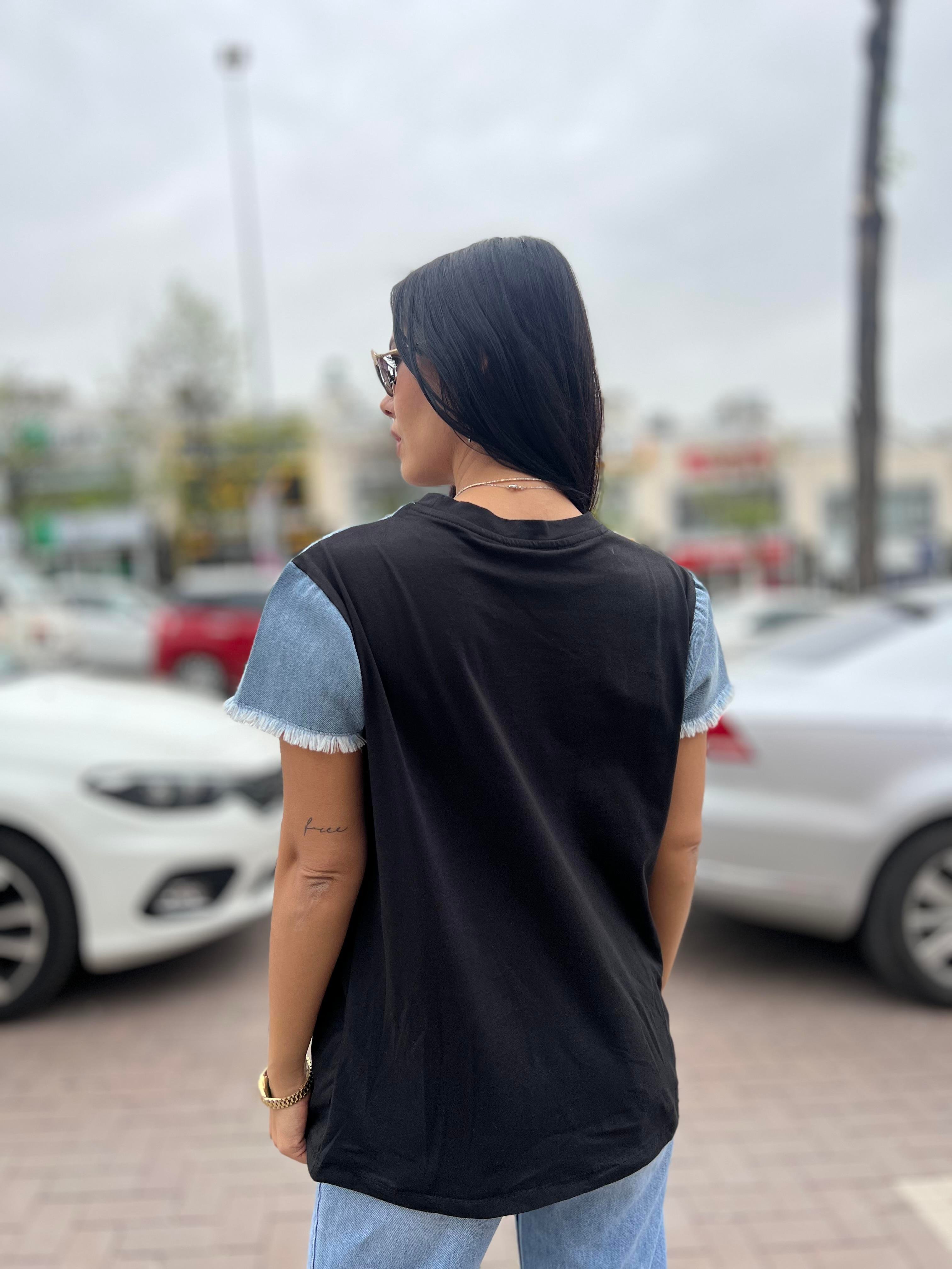028 KOT VE DEKOLTE DETAYLI TSHIRT