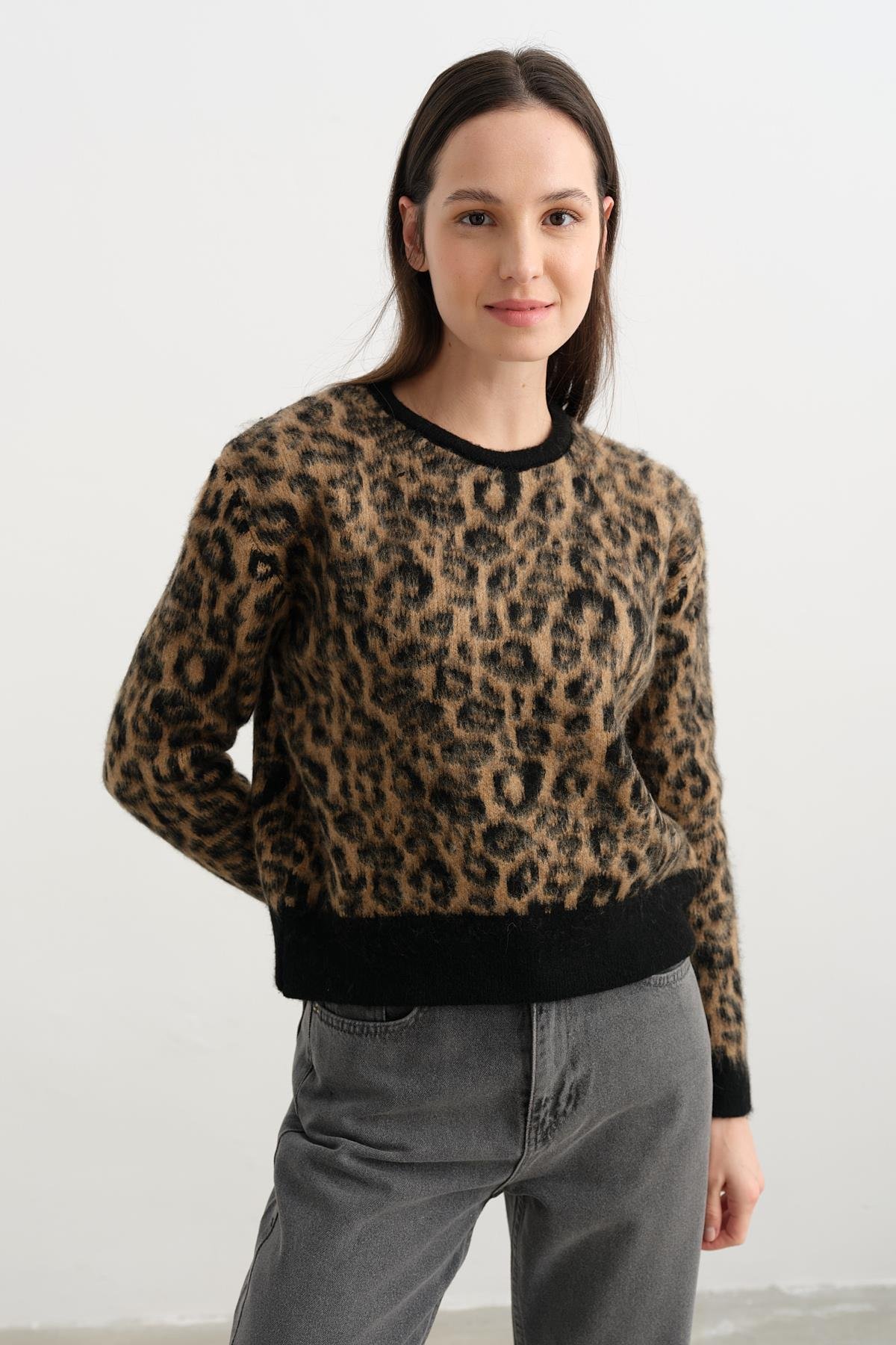 10111 LEOPAR DESENLI TRIKO