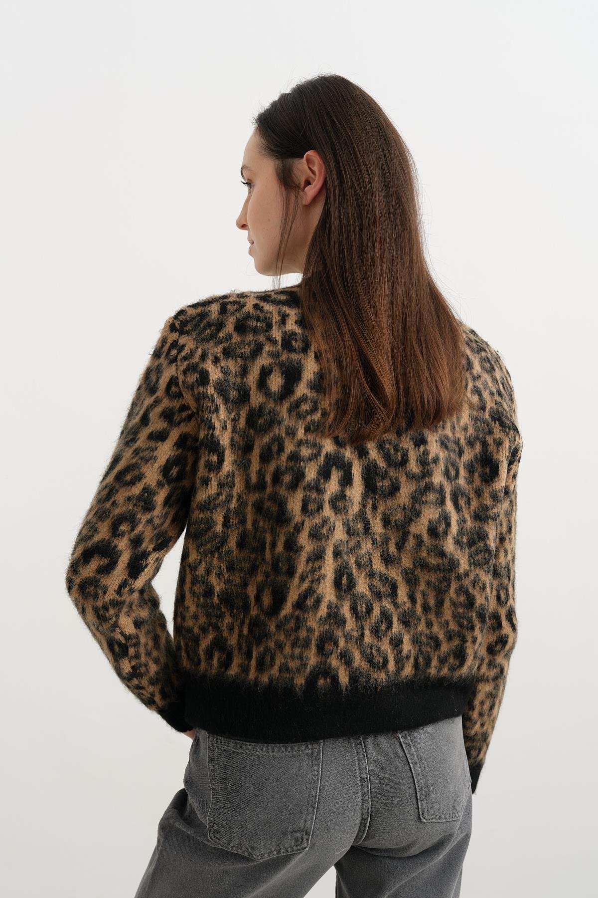 10111 LEOPAR DESENLI TRIKO