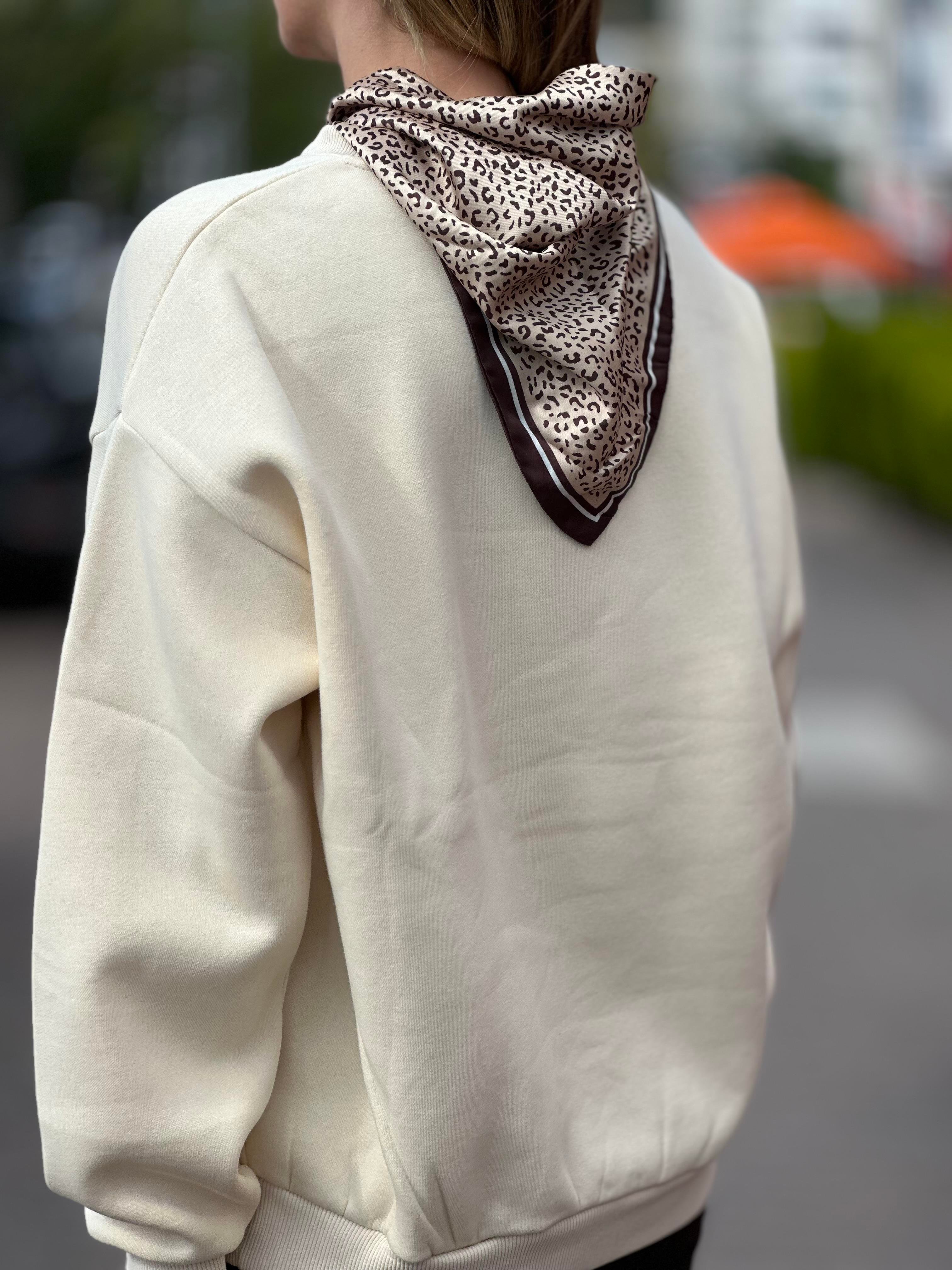 1026 FLARLI SWEAT