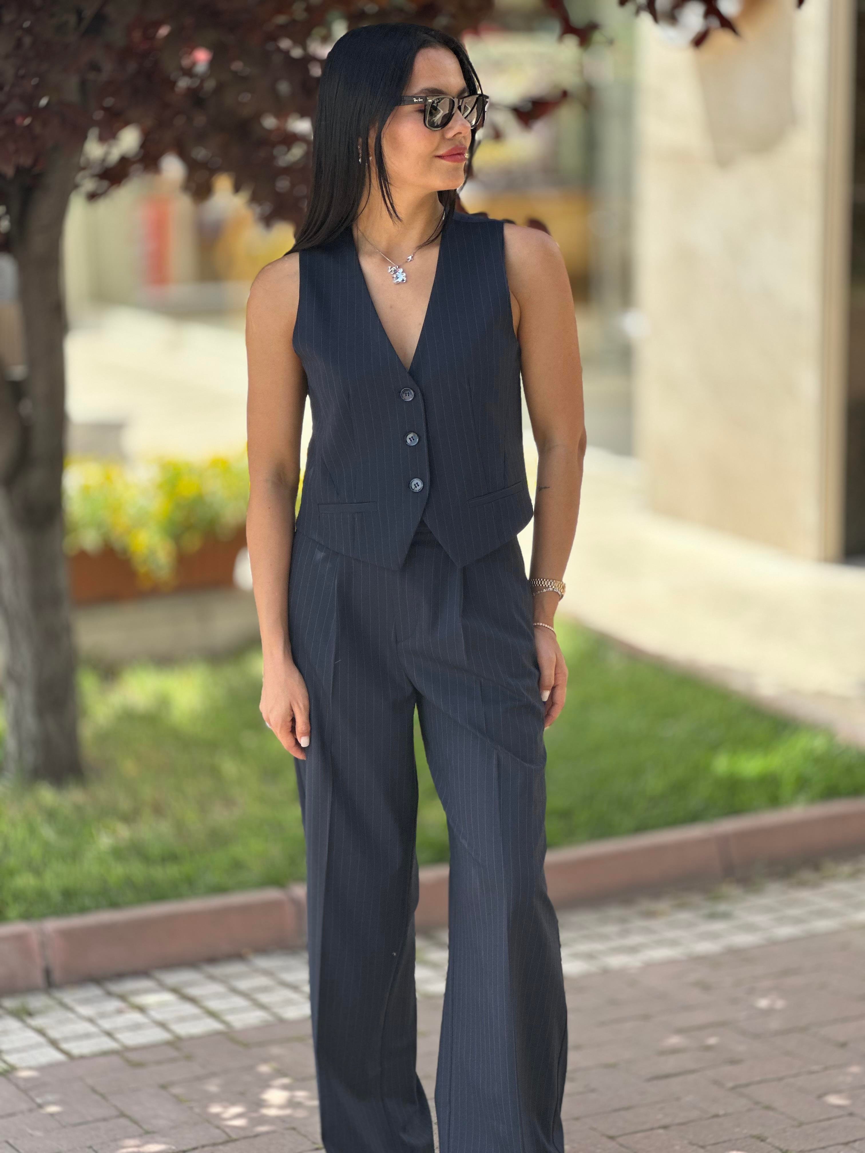 16058 CIZGILI YELEKLI TAKIM