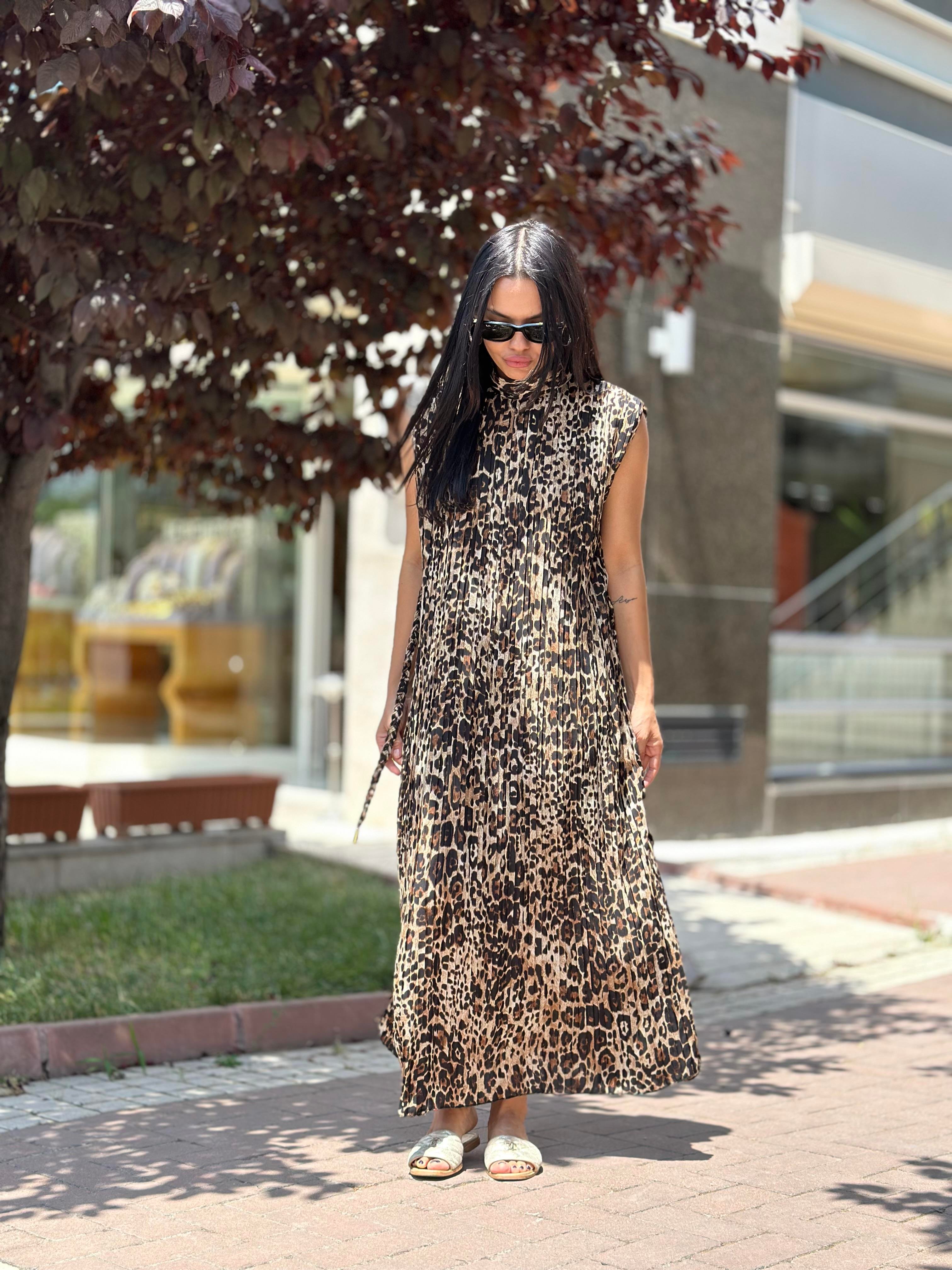 16441 LEOPAR DESEN PLISELI ELBISE
