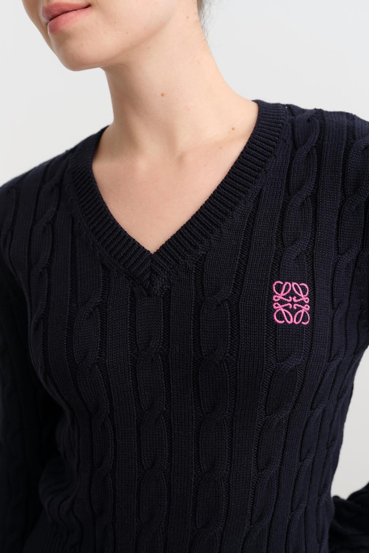 2323 V YAKA NAKIS ISLEMELI TRIKO