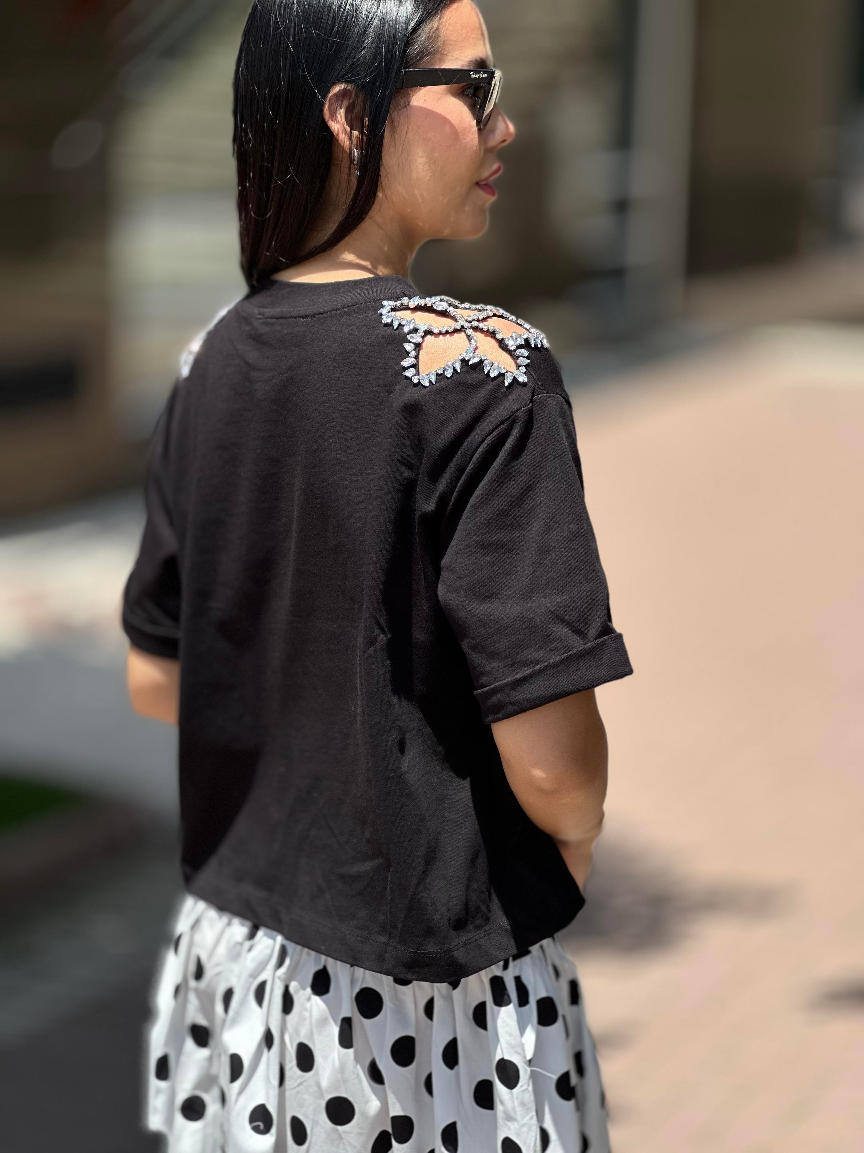 2926 OMUZLARI TASLI TSHIRT