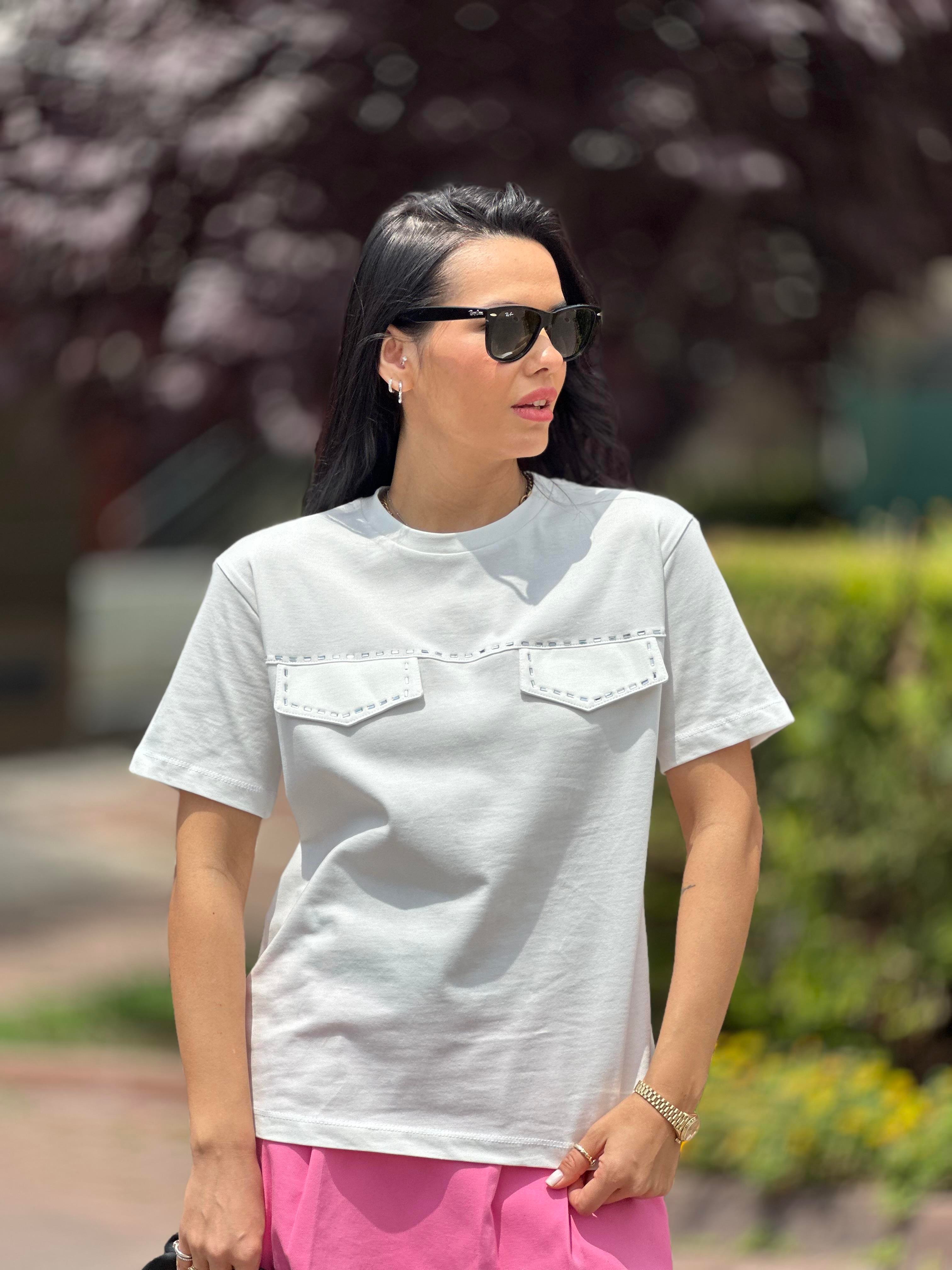 2930 CEP VE TAS DETAYLI TSHIRT