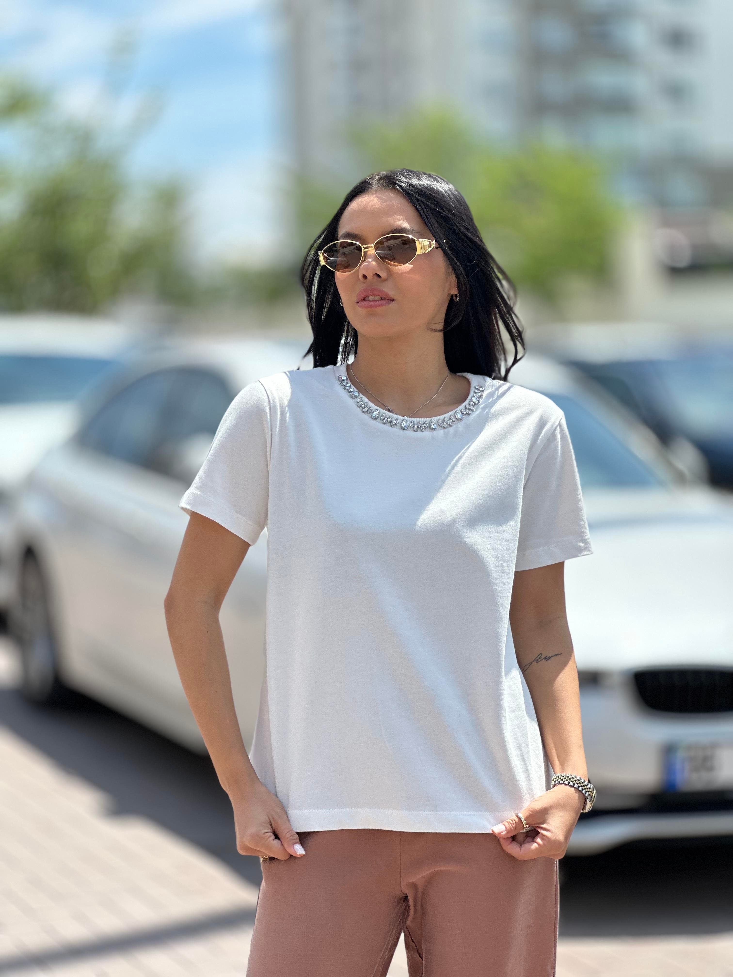 3003 YAKASI TASLI TSHIRT