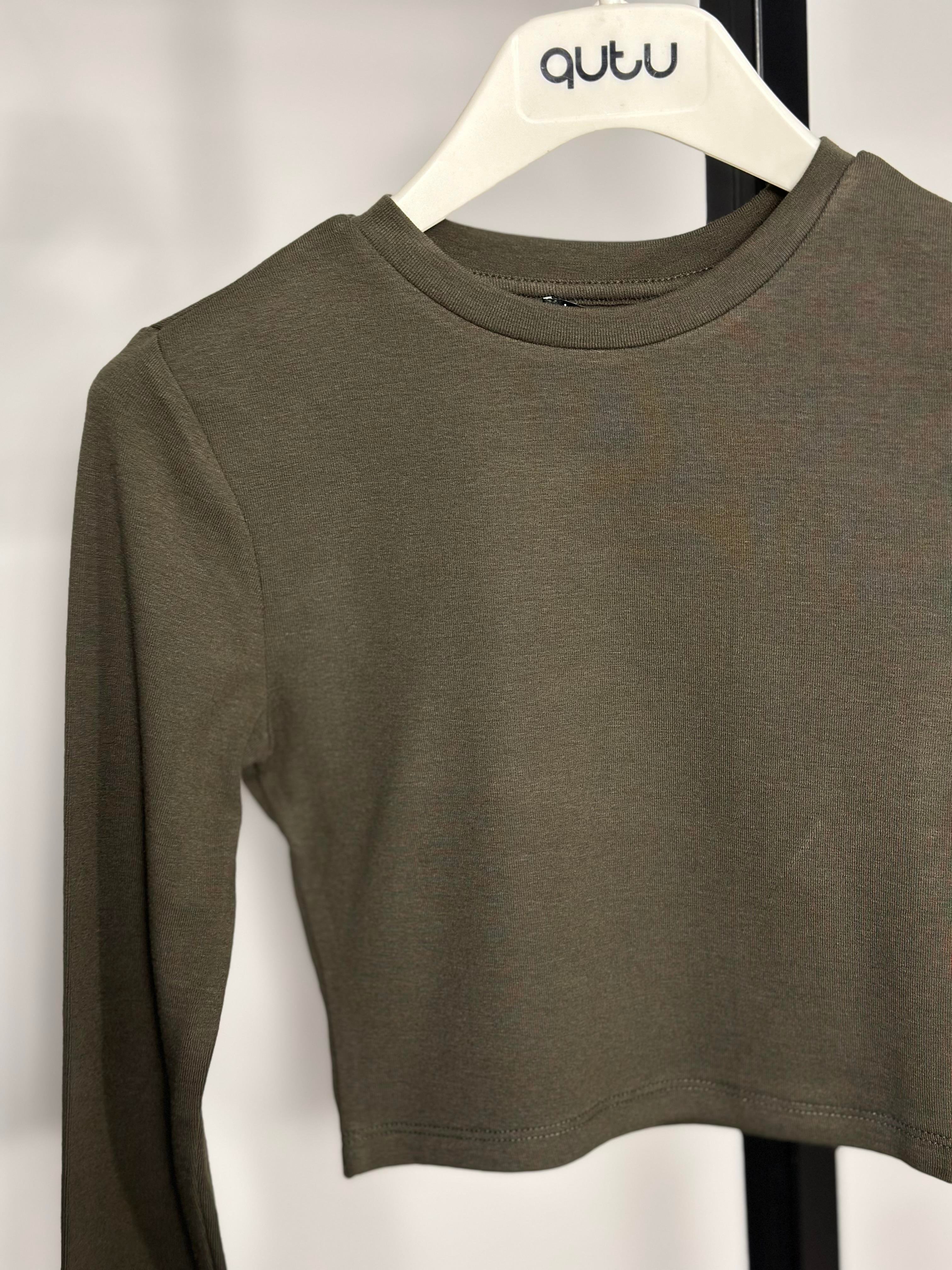 31236 UZUN KOLLU CROP TOP