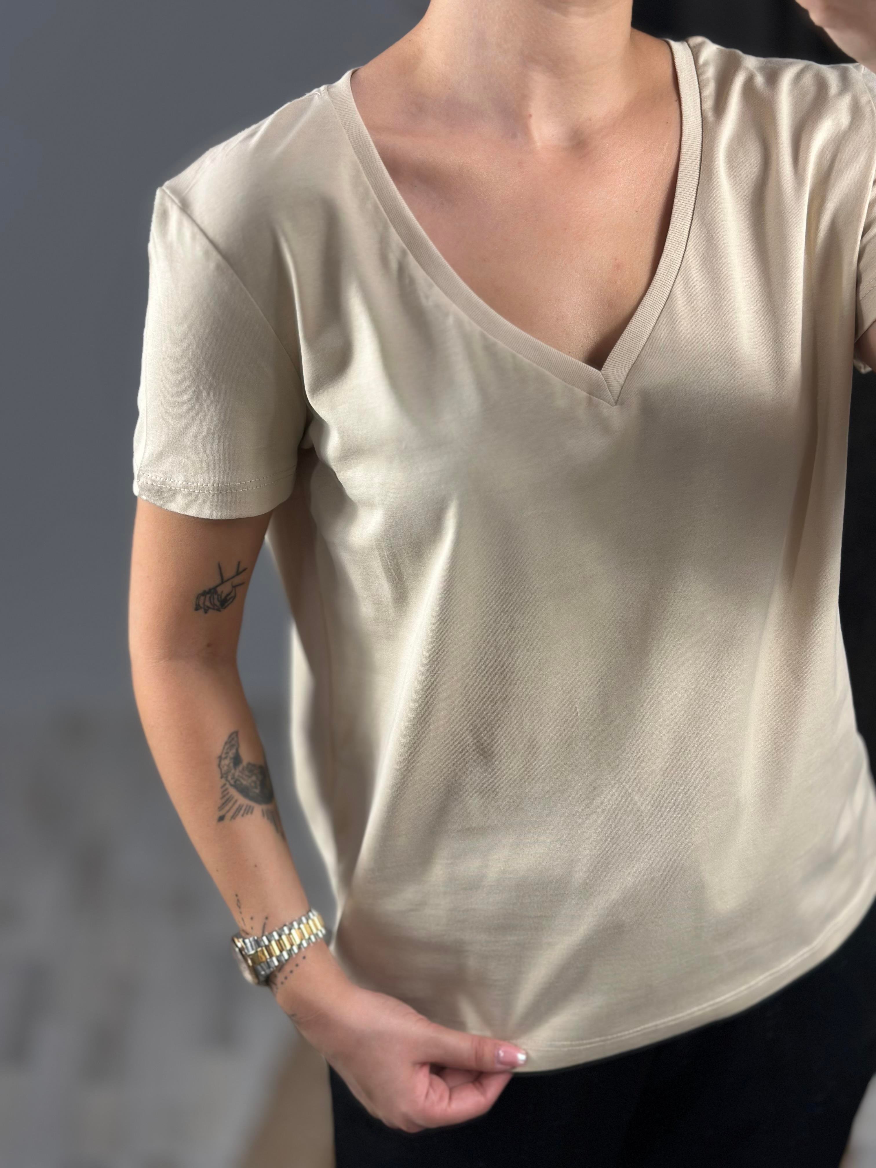 3470 V YAKA BASIC TSHIRT