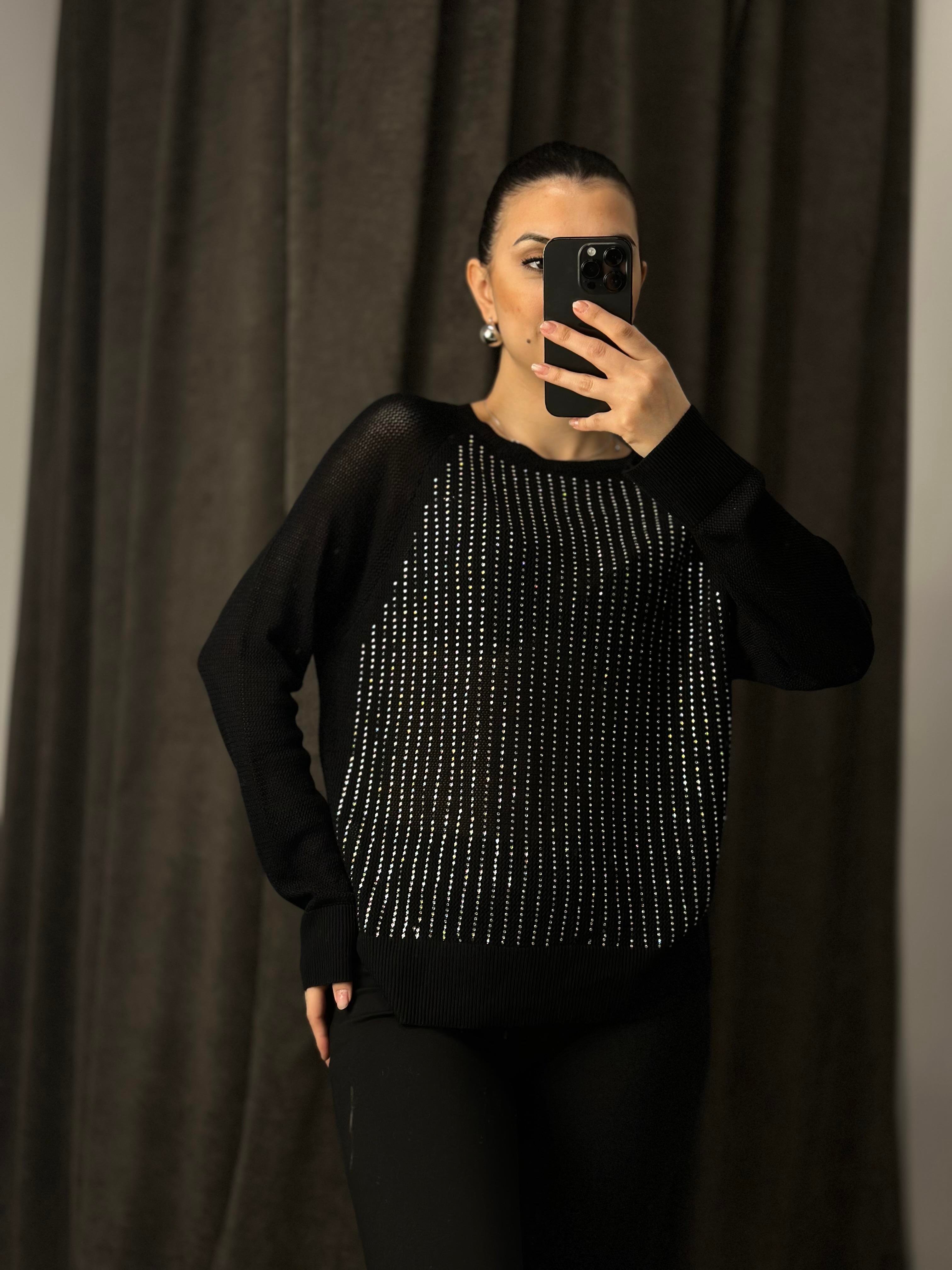 6105 TAS ISLEMELI BISIKELT YAKA TRIKO