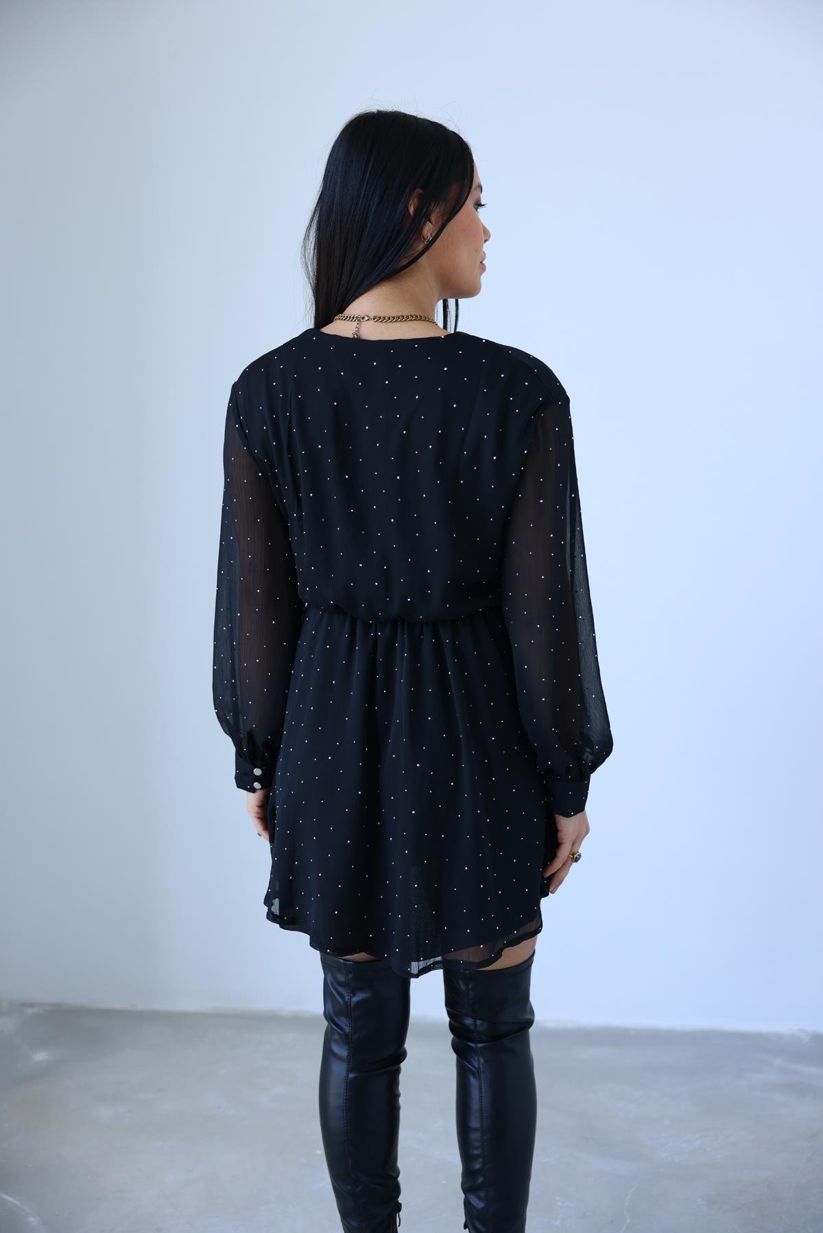 8092 V YAKA TASLI ELBISE