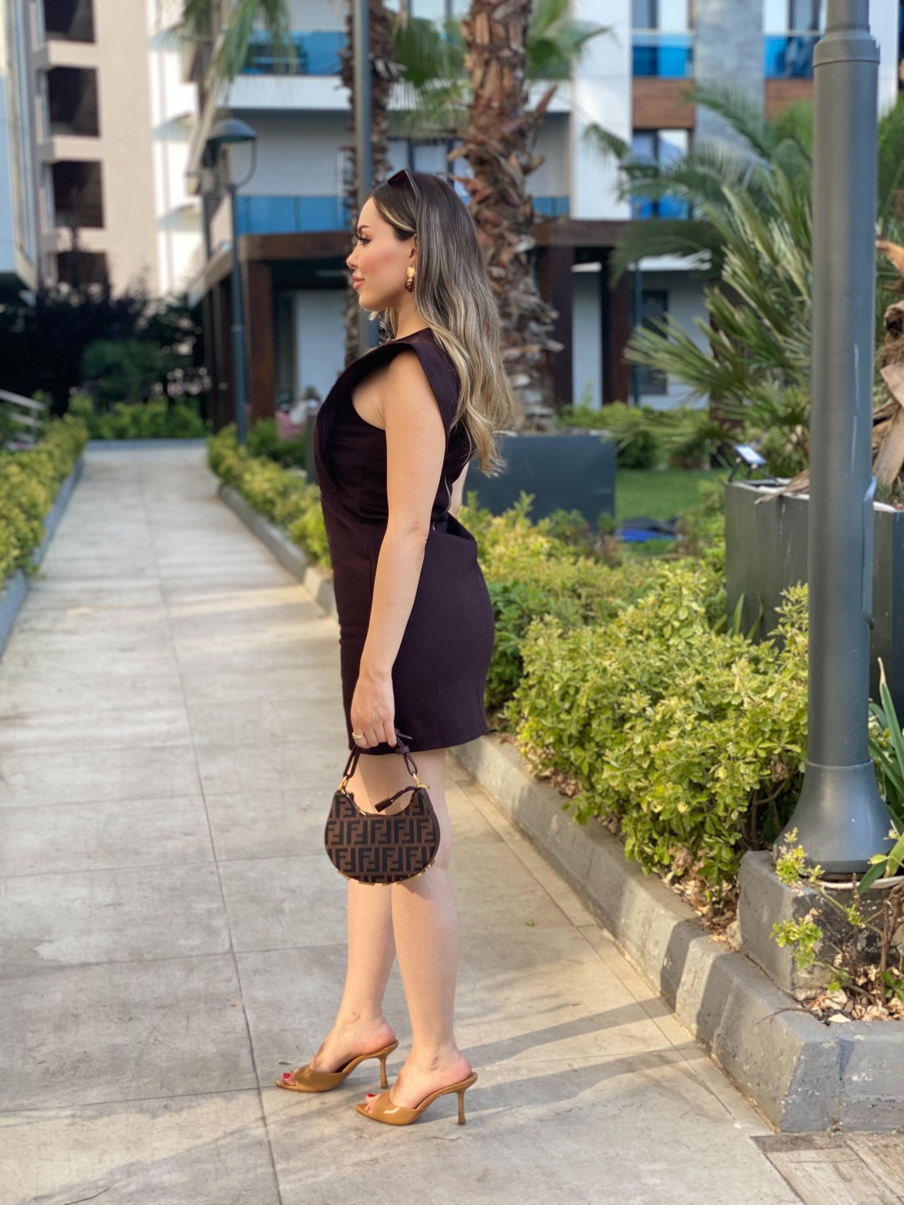 Acı Kahve Kolları Volanlı Jean Elbise 