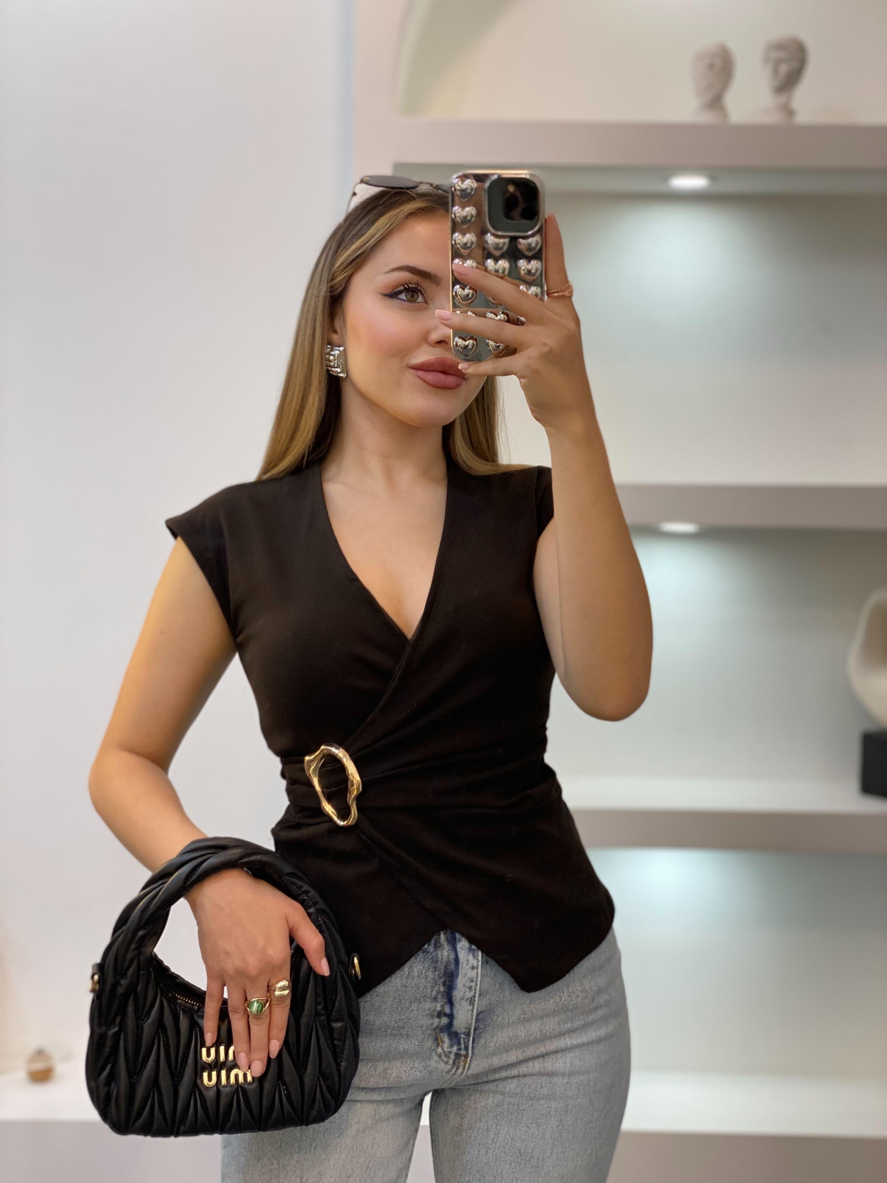 Acı Kahve Q Marka Gold Broşlu Bluz