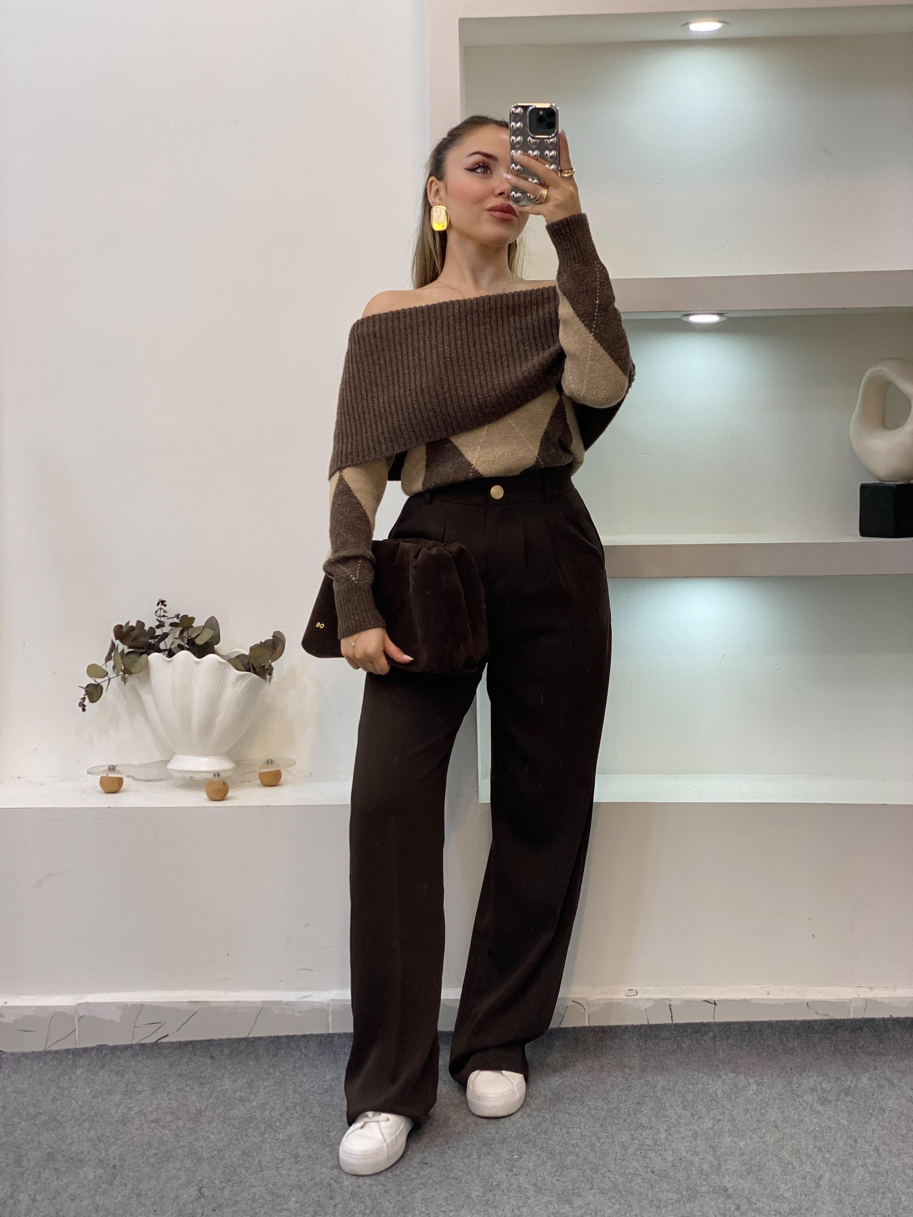 Baklava Desenli Madonna Yaka Kazak