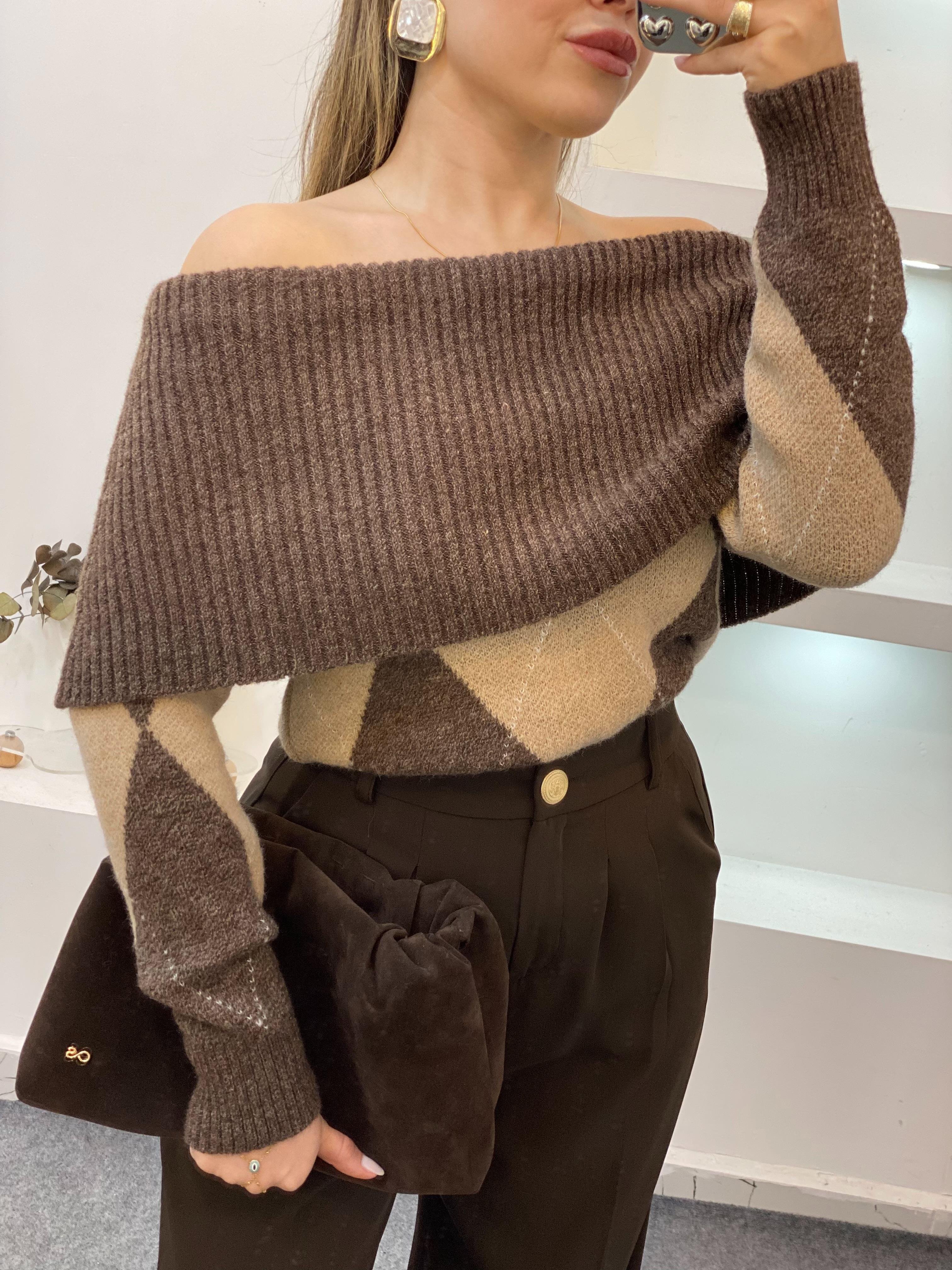 Baklava Desenli Madonna Yaka Kazak