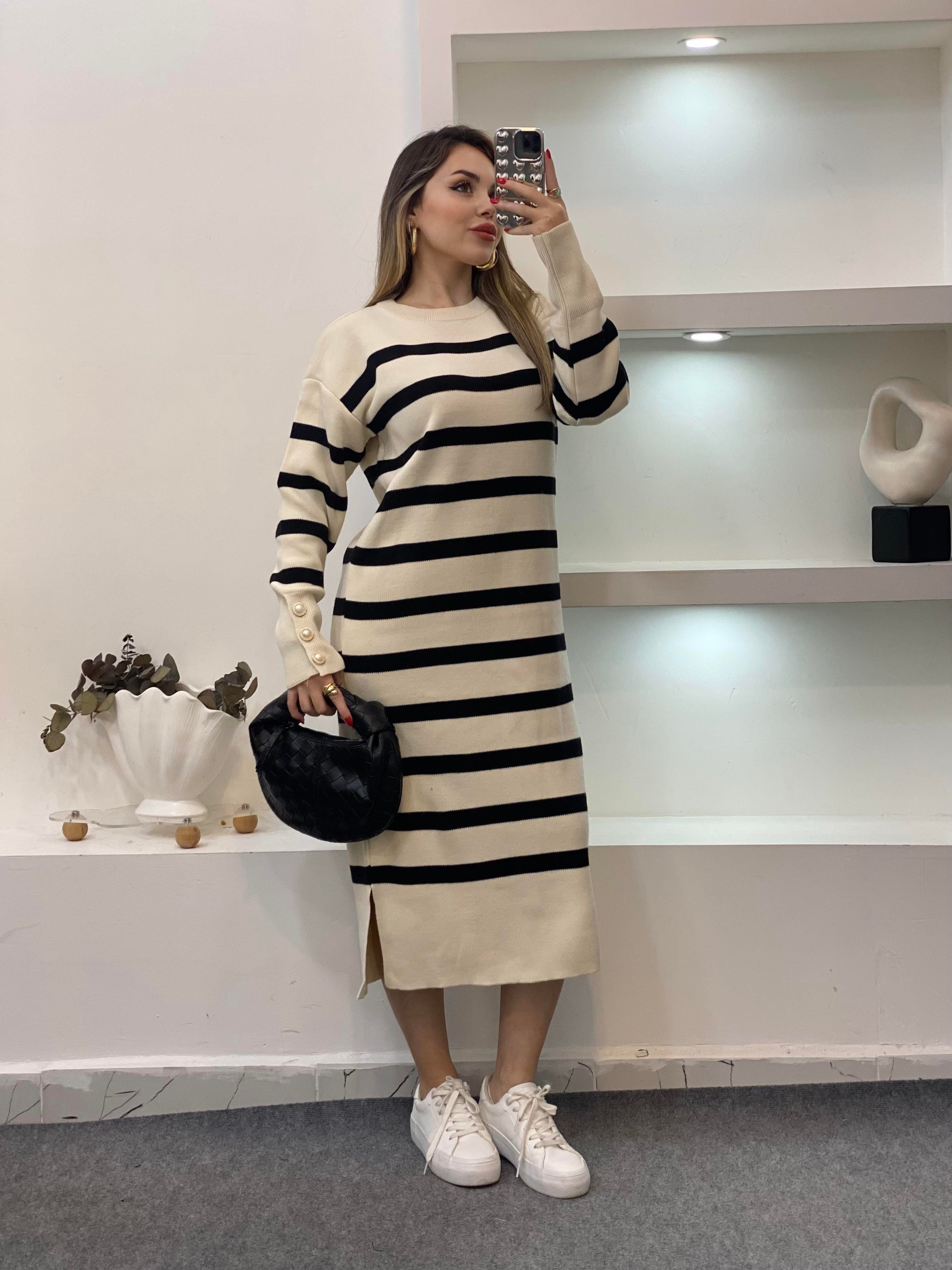 Bej Çizgili Bilek Düğmeli Triko Elbise