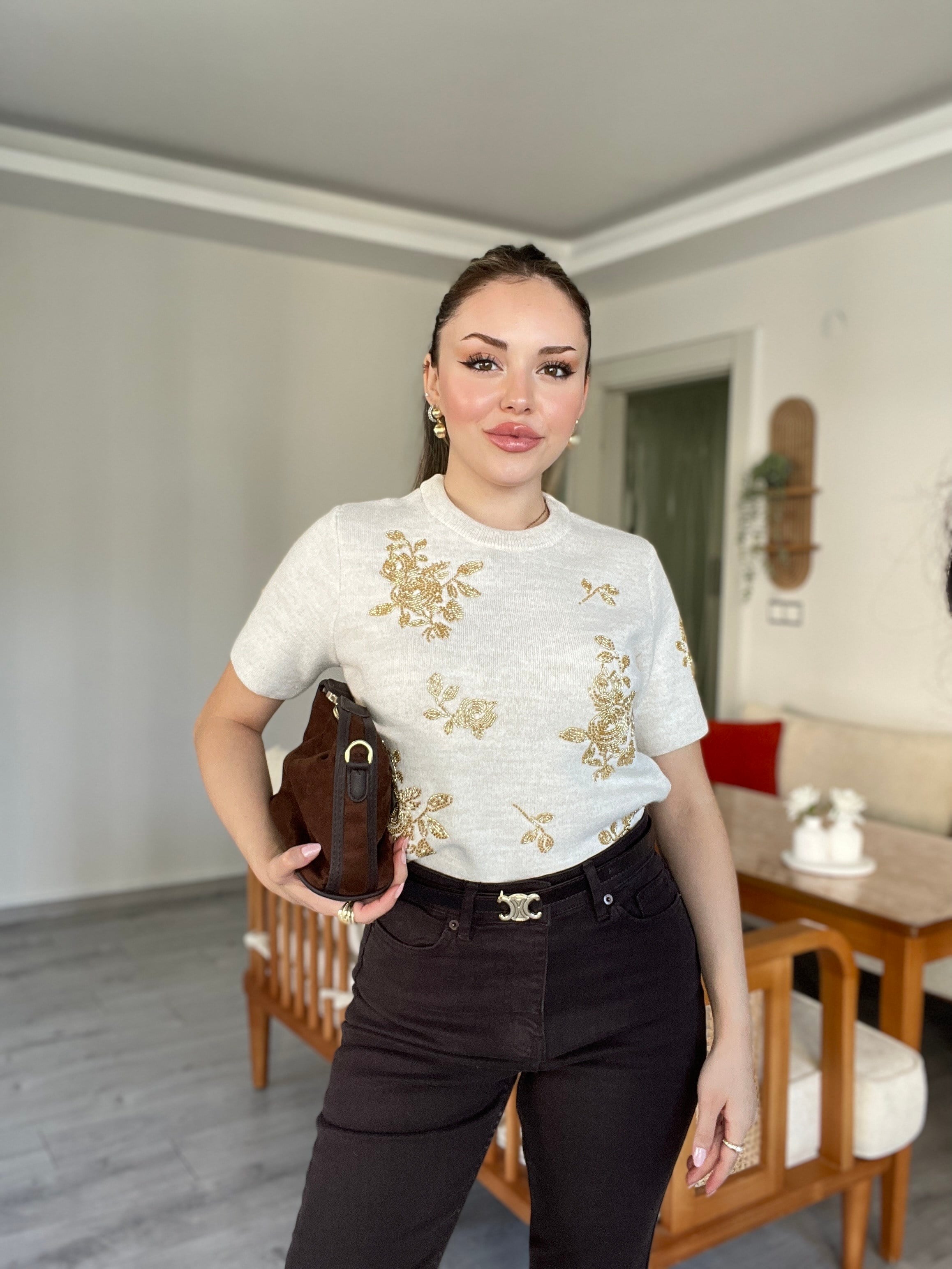 Bej Gold Boncuk İşlemeli Triko 