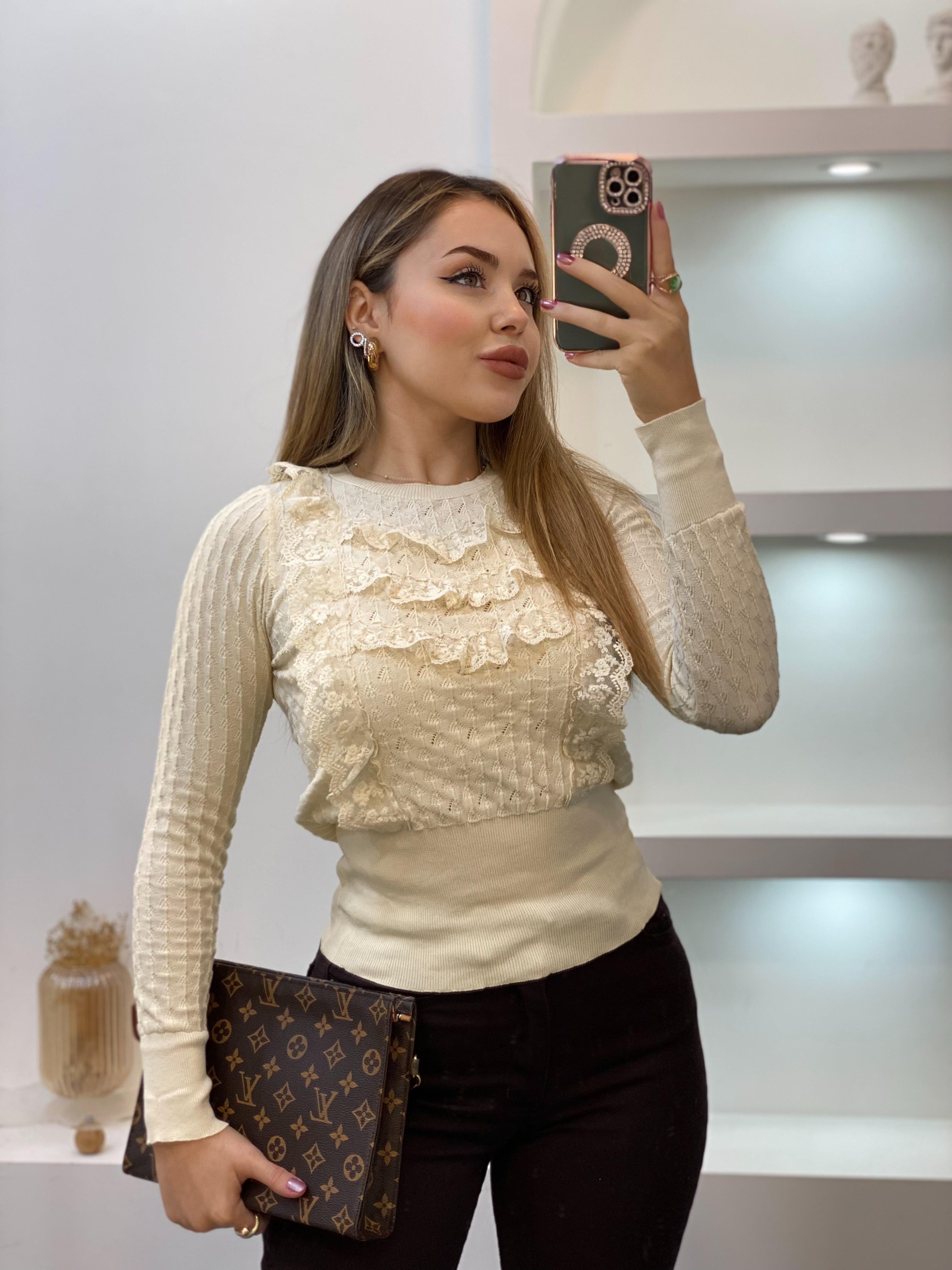 Bej Güpürlü Model Triko Bluz