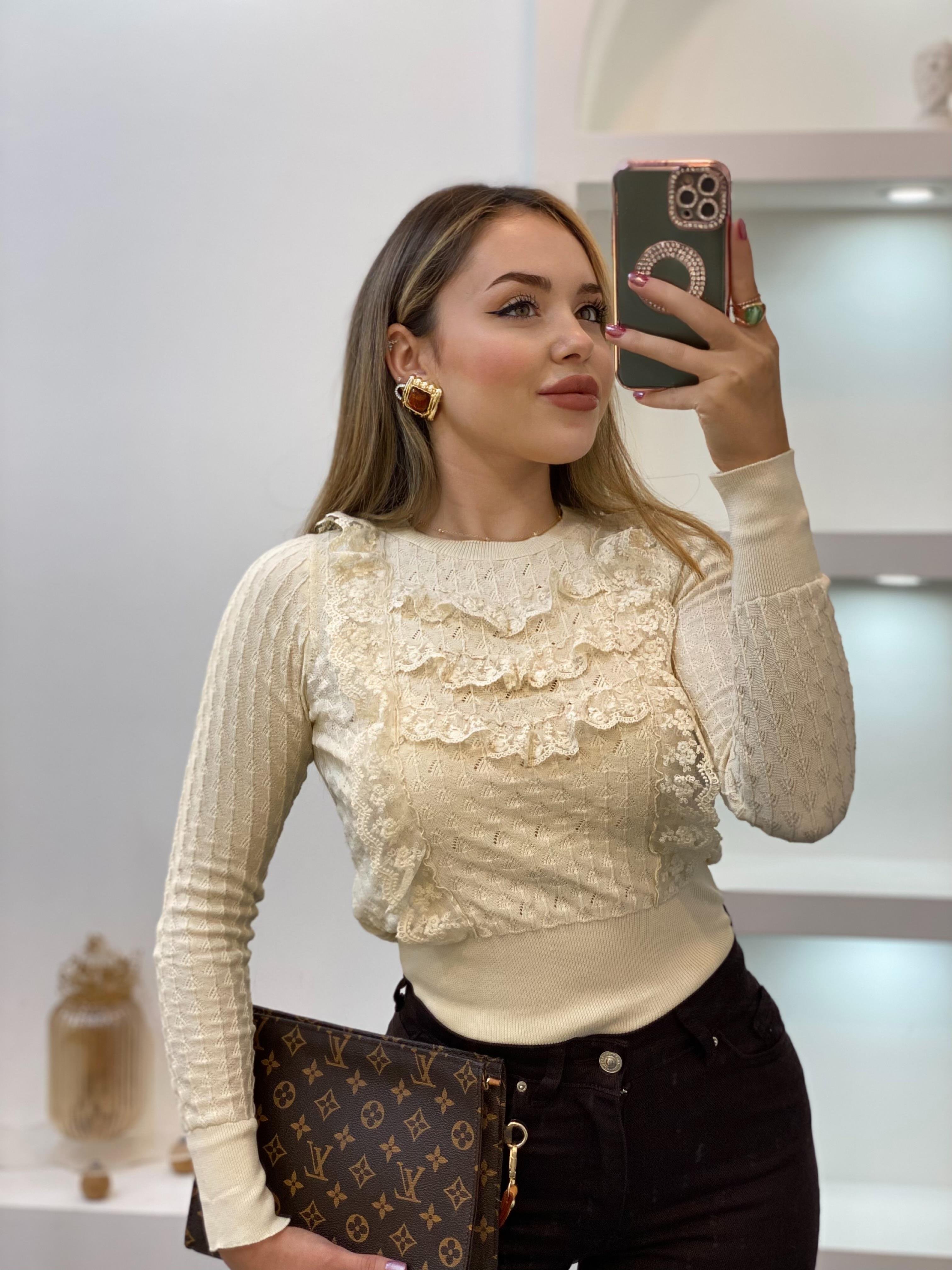 Bej Güpürlü Model Triko Bluz