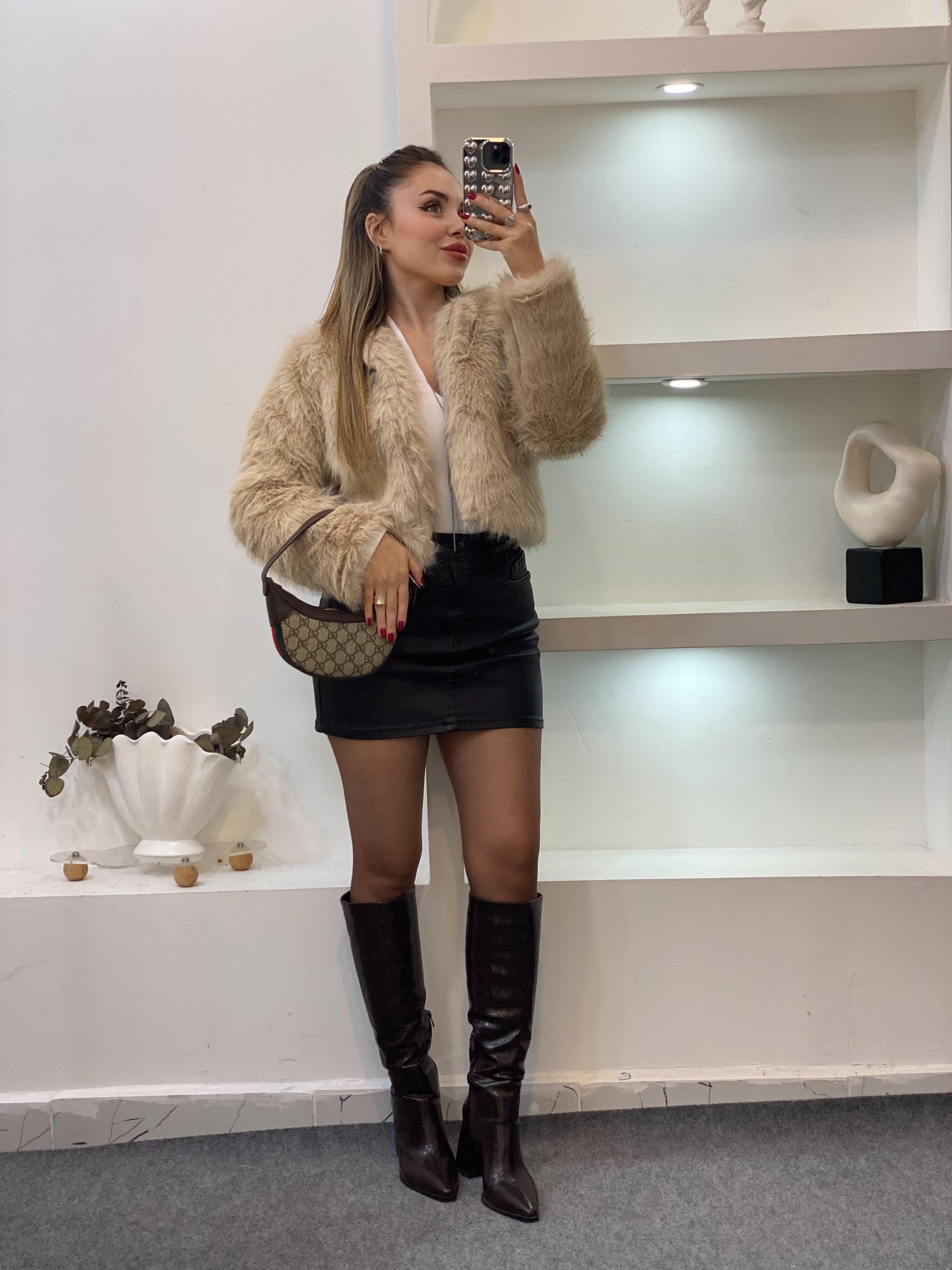 Bej Kısa Form Kürk