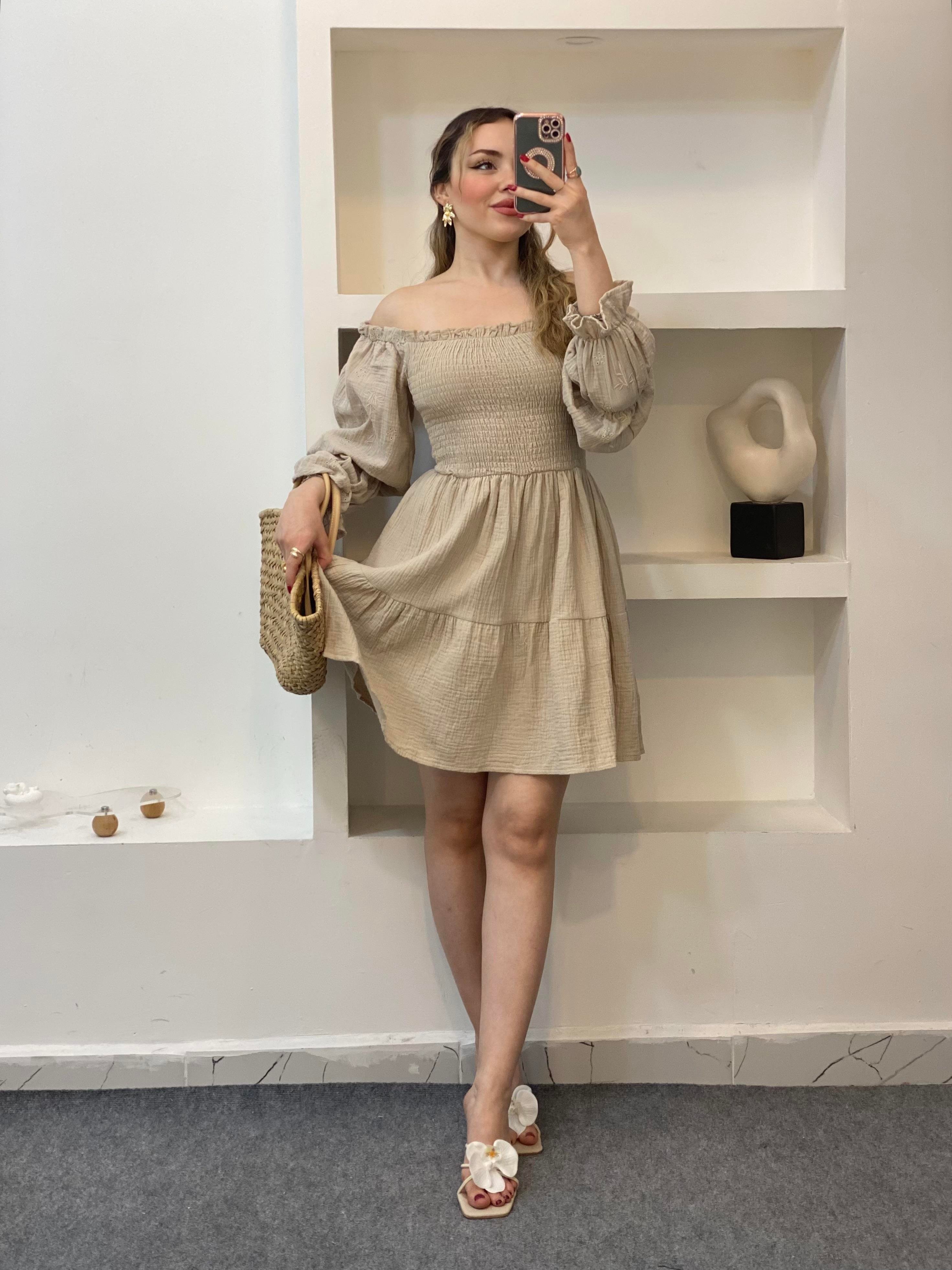 Bej Kolları Nakışlı Müslin Elbise