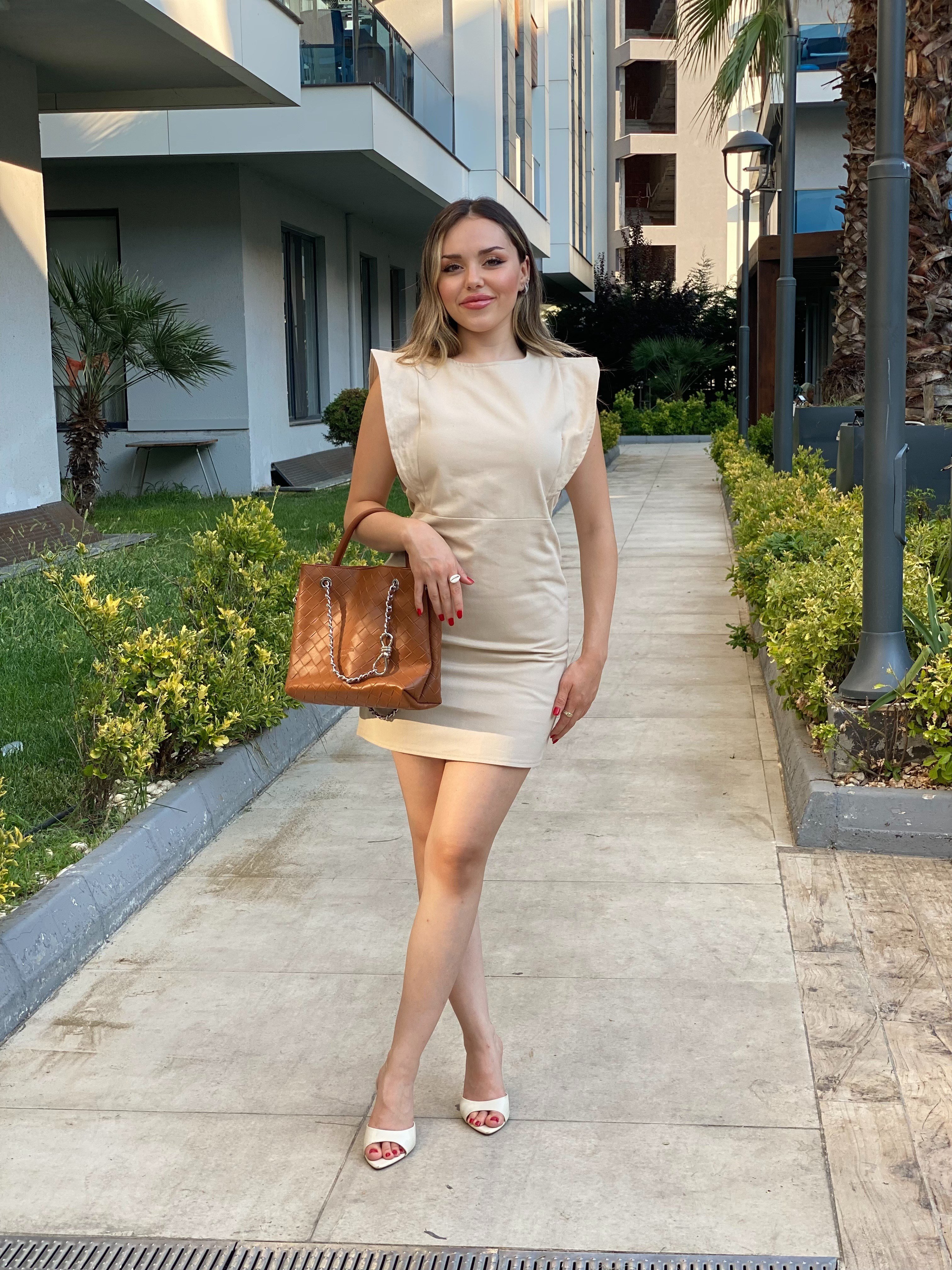 Bej Kolları Volanlı Jean Elbise 