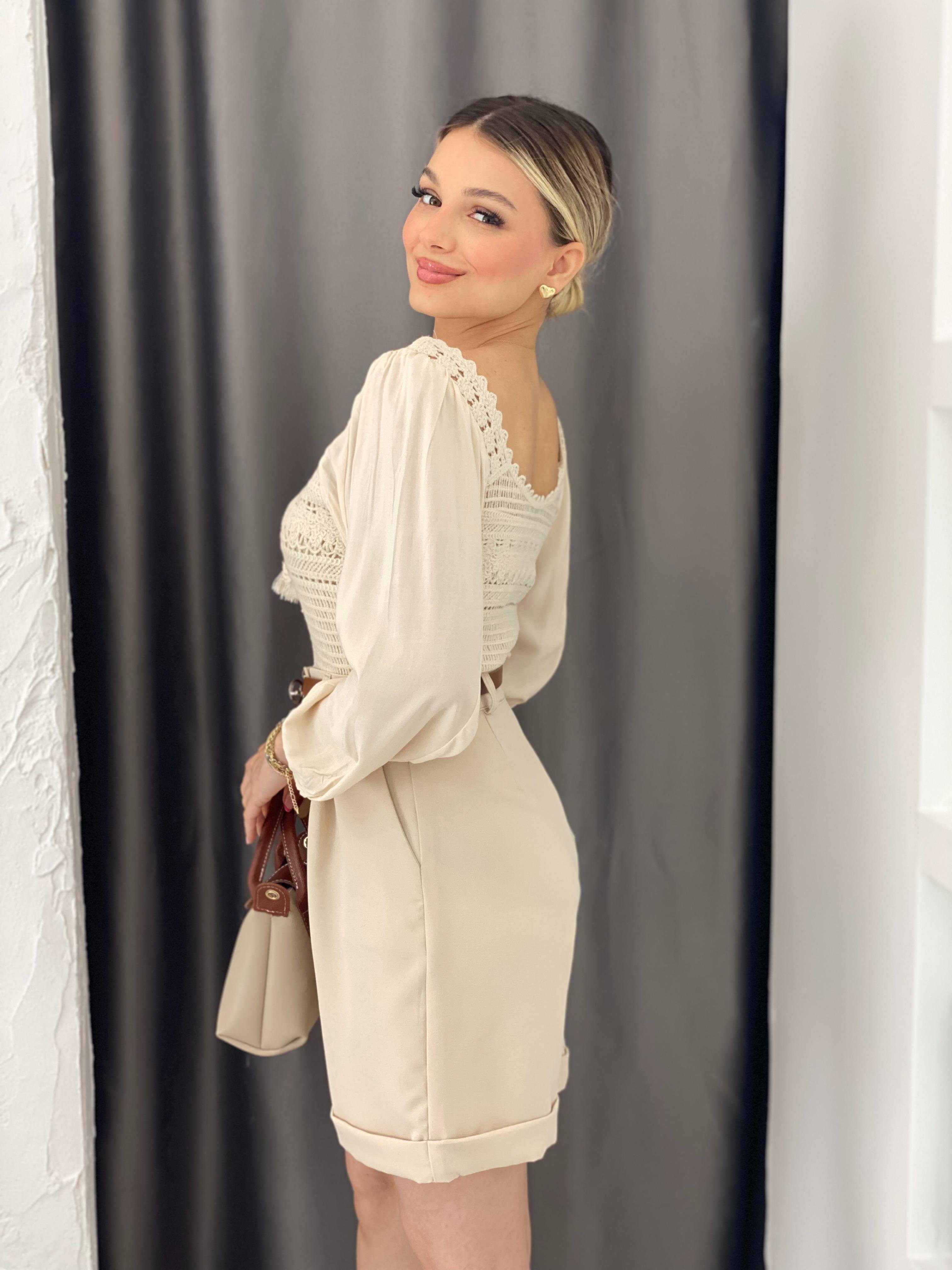 Bej Marka Model Kemerli Şehir Boy  Şort