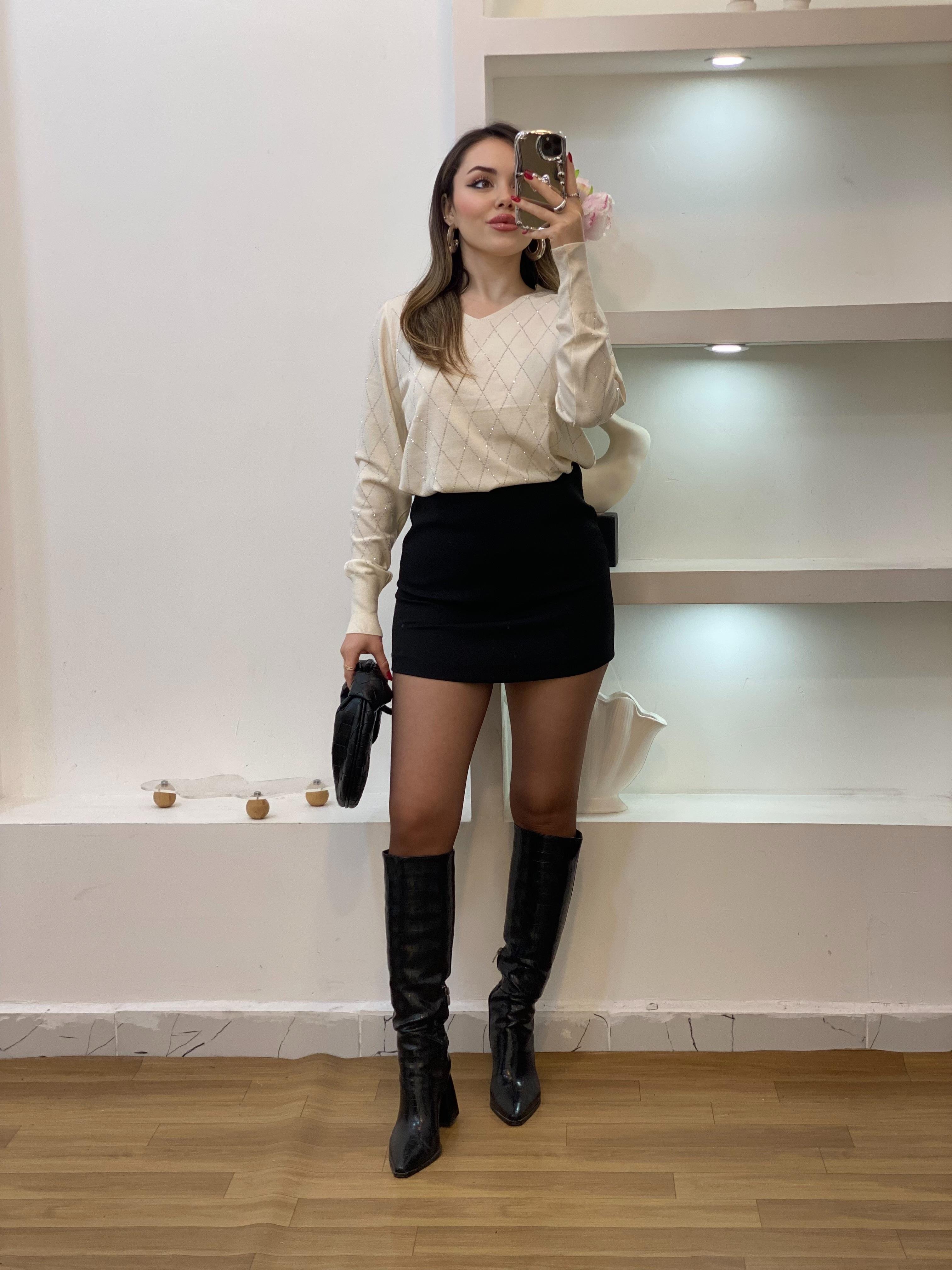 Bej Parıltılı Taşlı Baklava Desen Triko Bluz