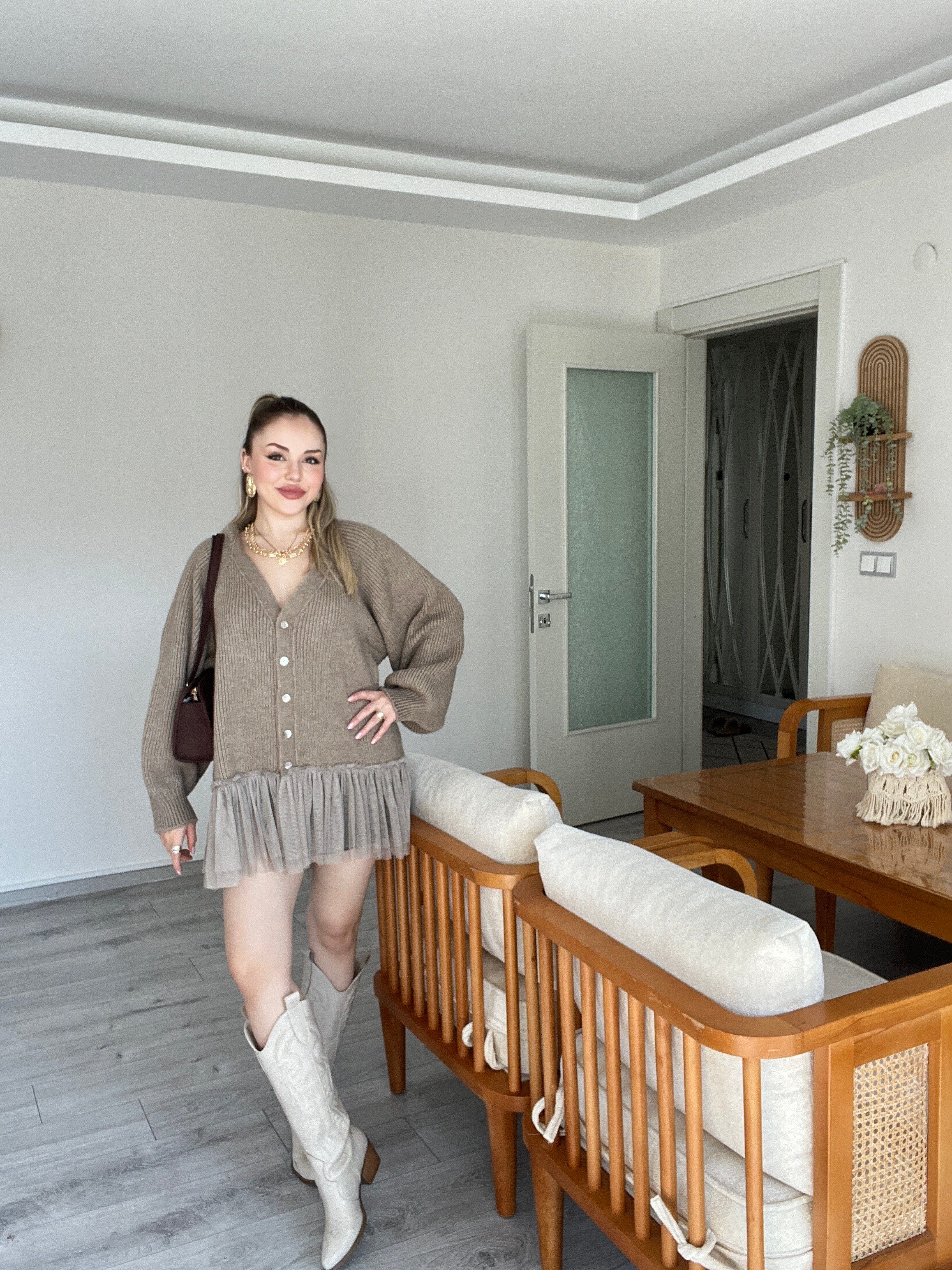 Bej Premium Kalite Tül Detaylı Hırka