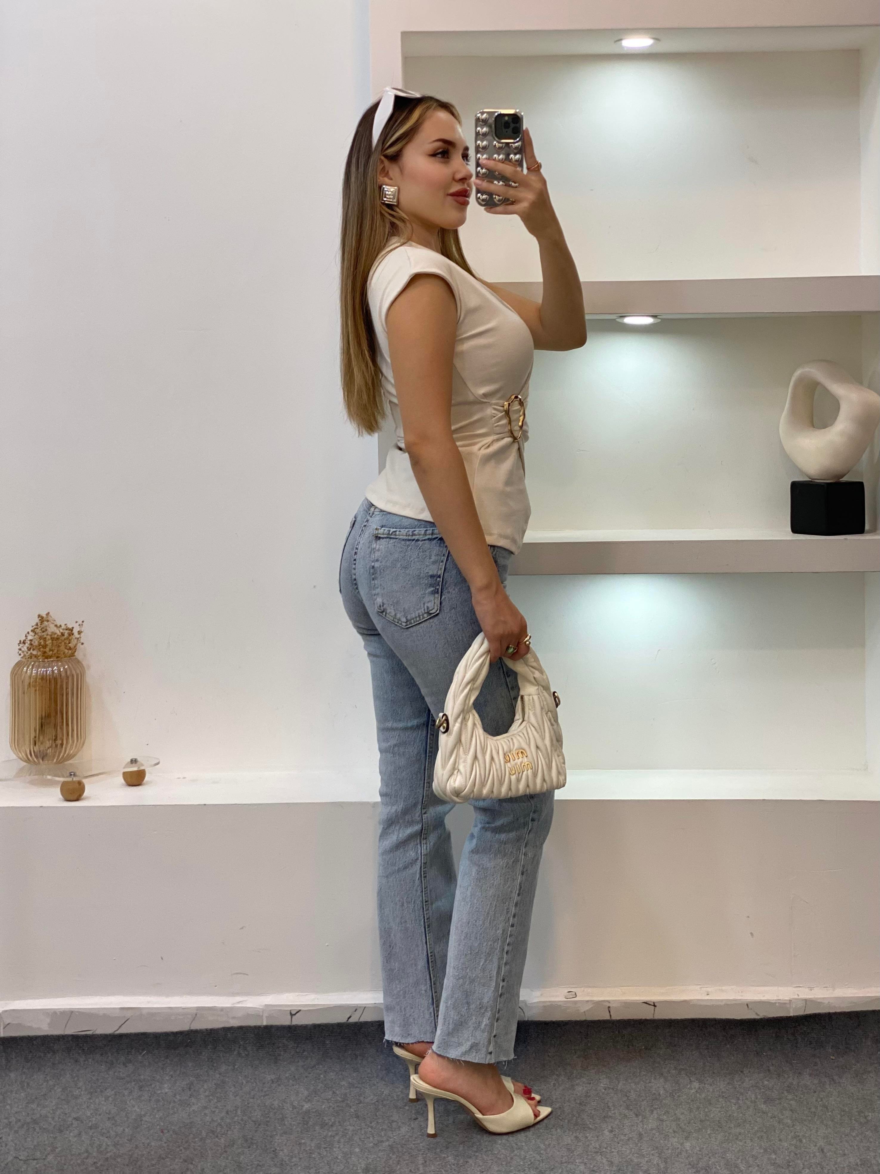 Bej Q Marka Gold Broşlu Bluz
