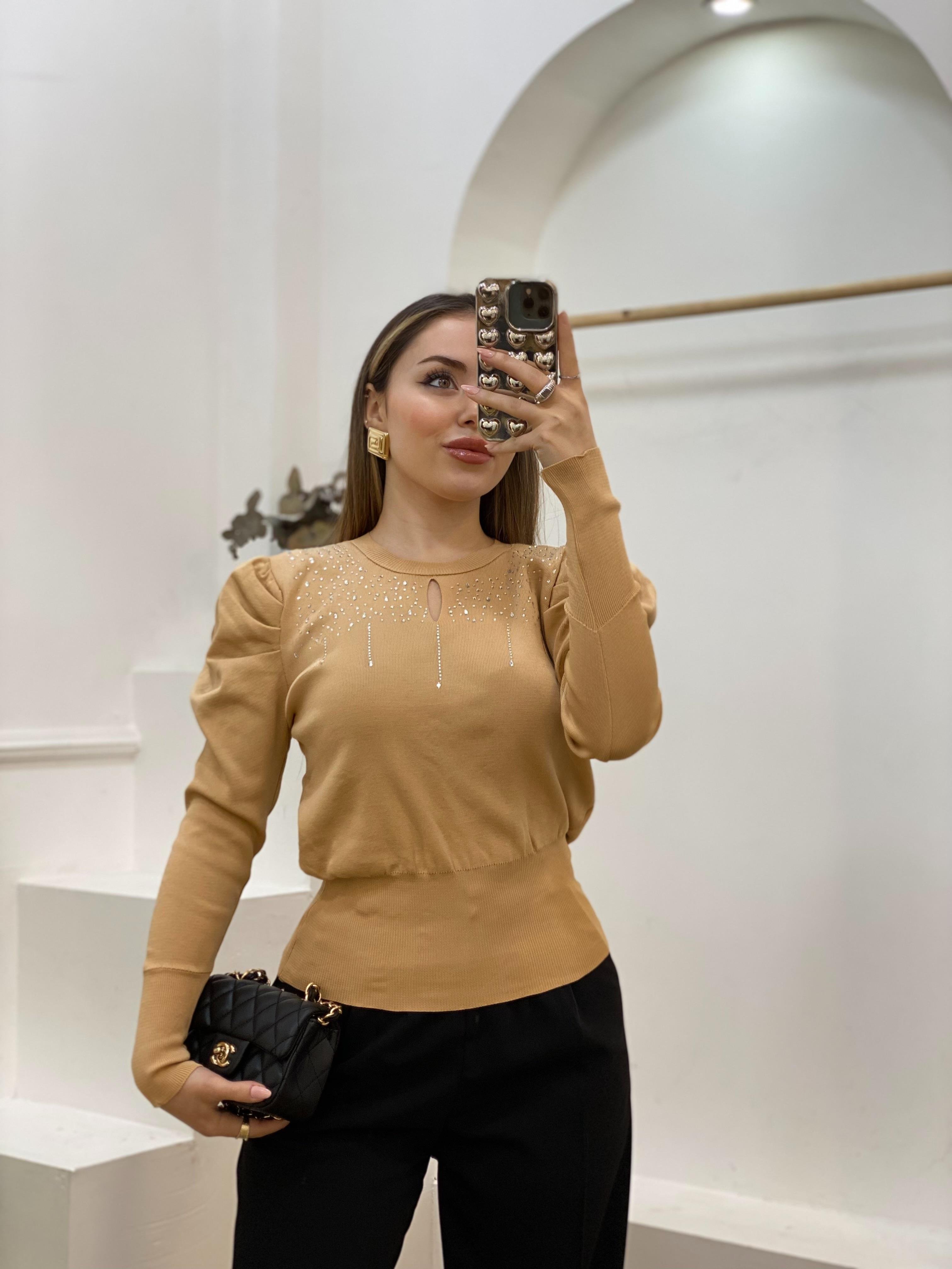 Bej Taş Detaylı  Önü Mini Pencereli Triko Bluz