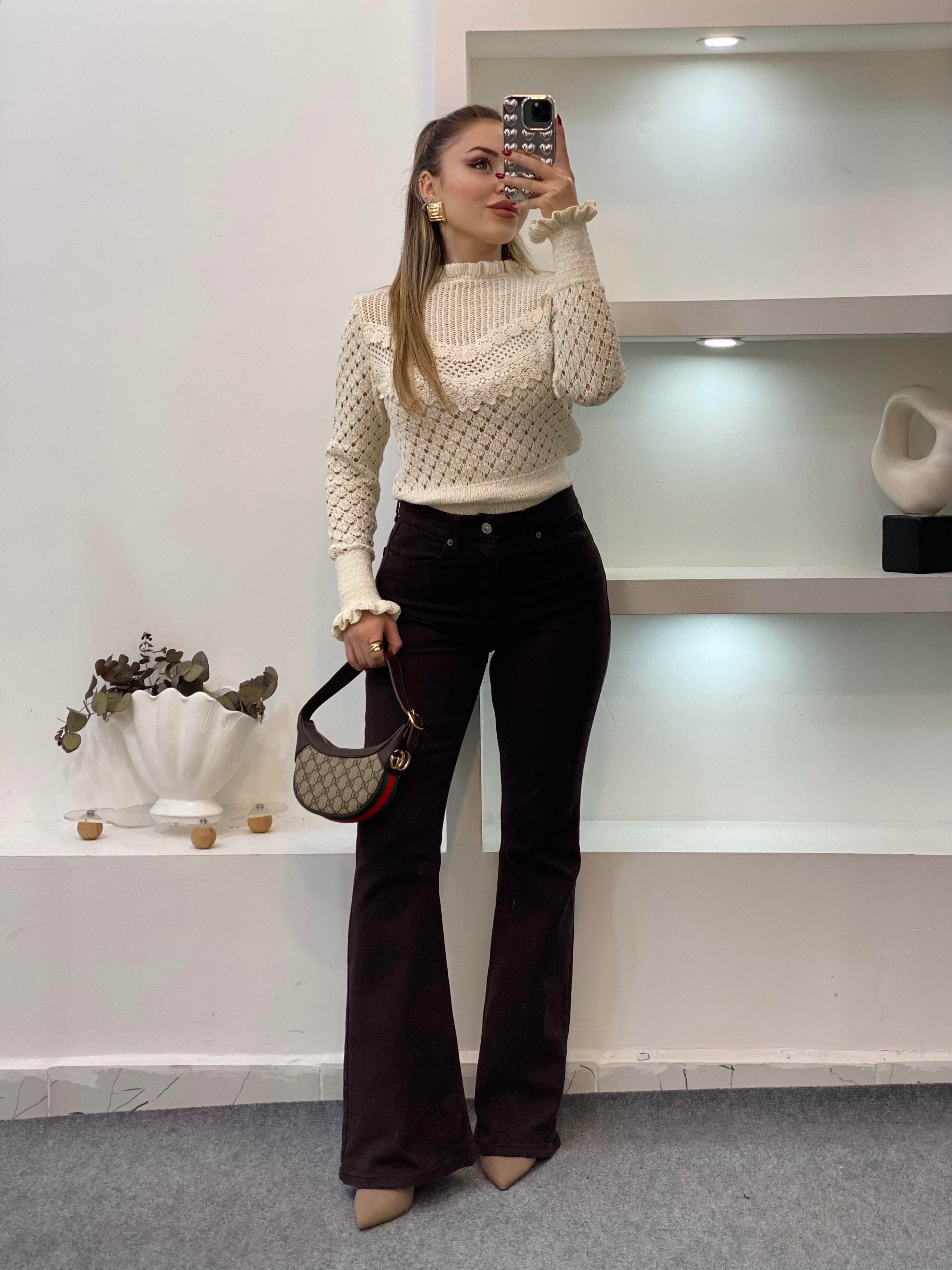 Bej Volanlı Güpürlü Model Triko