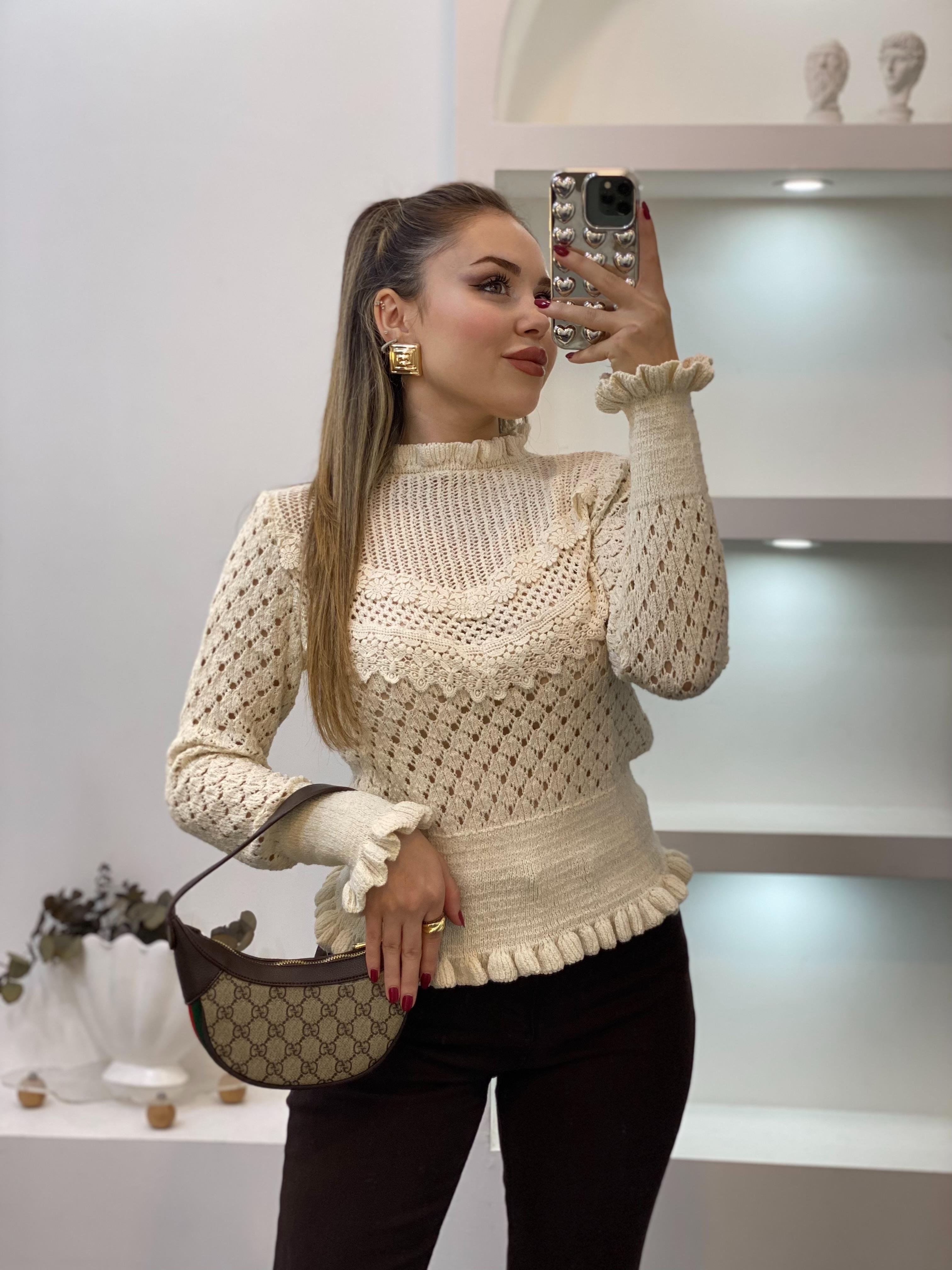 Bej Volanlı Güpürlü Model Triko