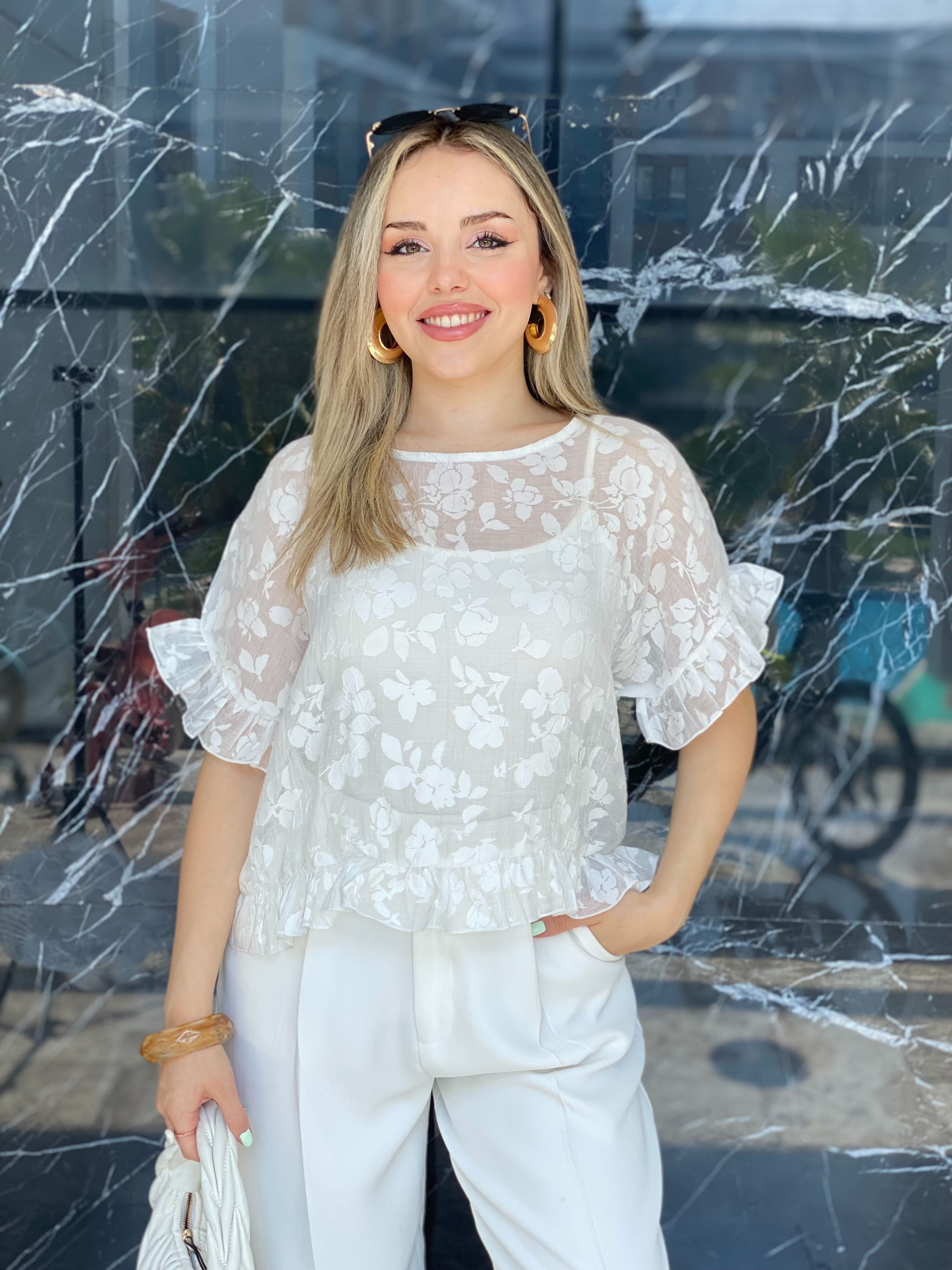 Beyaz Çiçek Desen Kolları Volanlı Bluz