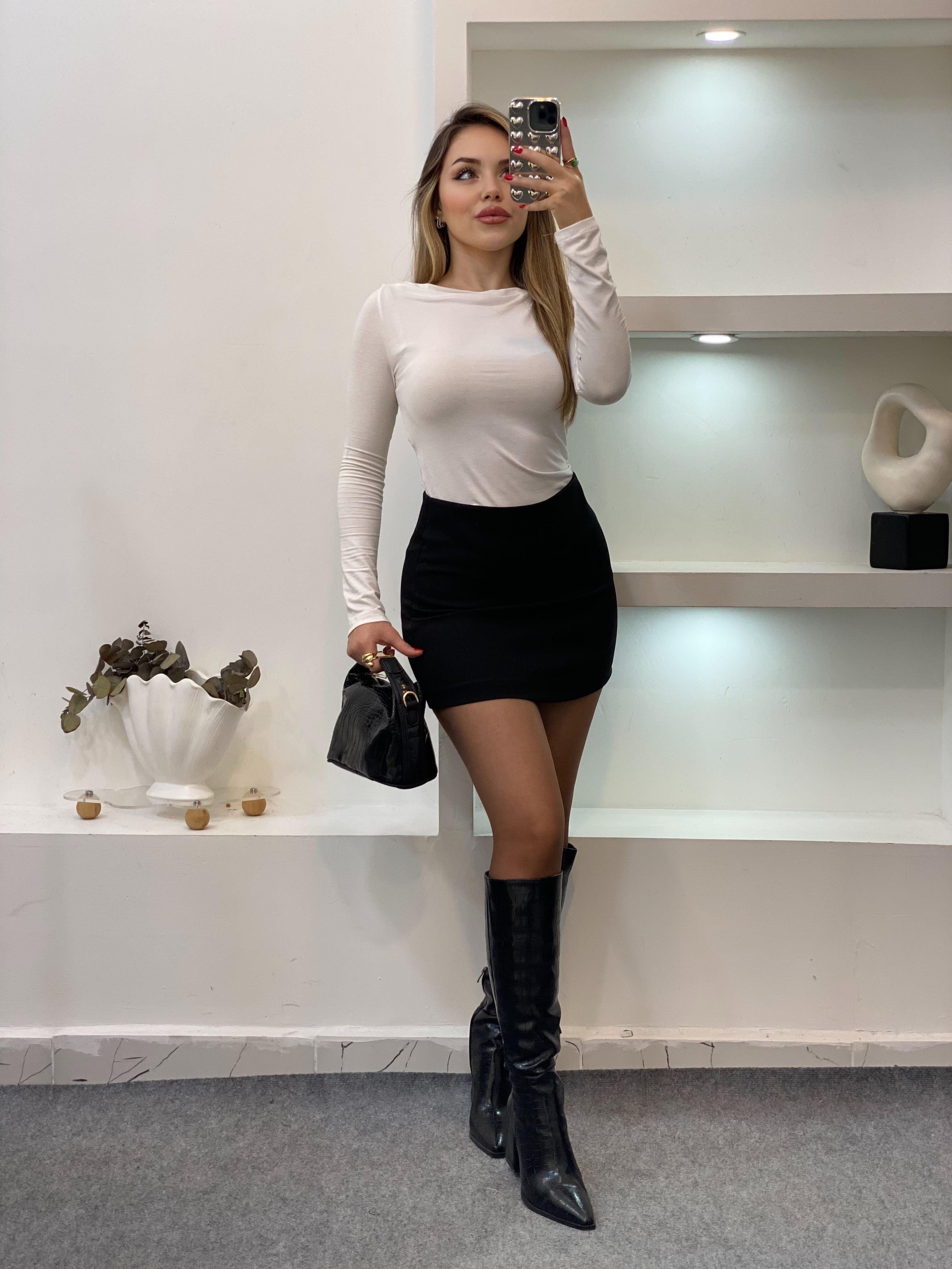 Beyaz Degaje Yaka Basic Bluz
