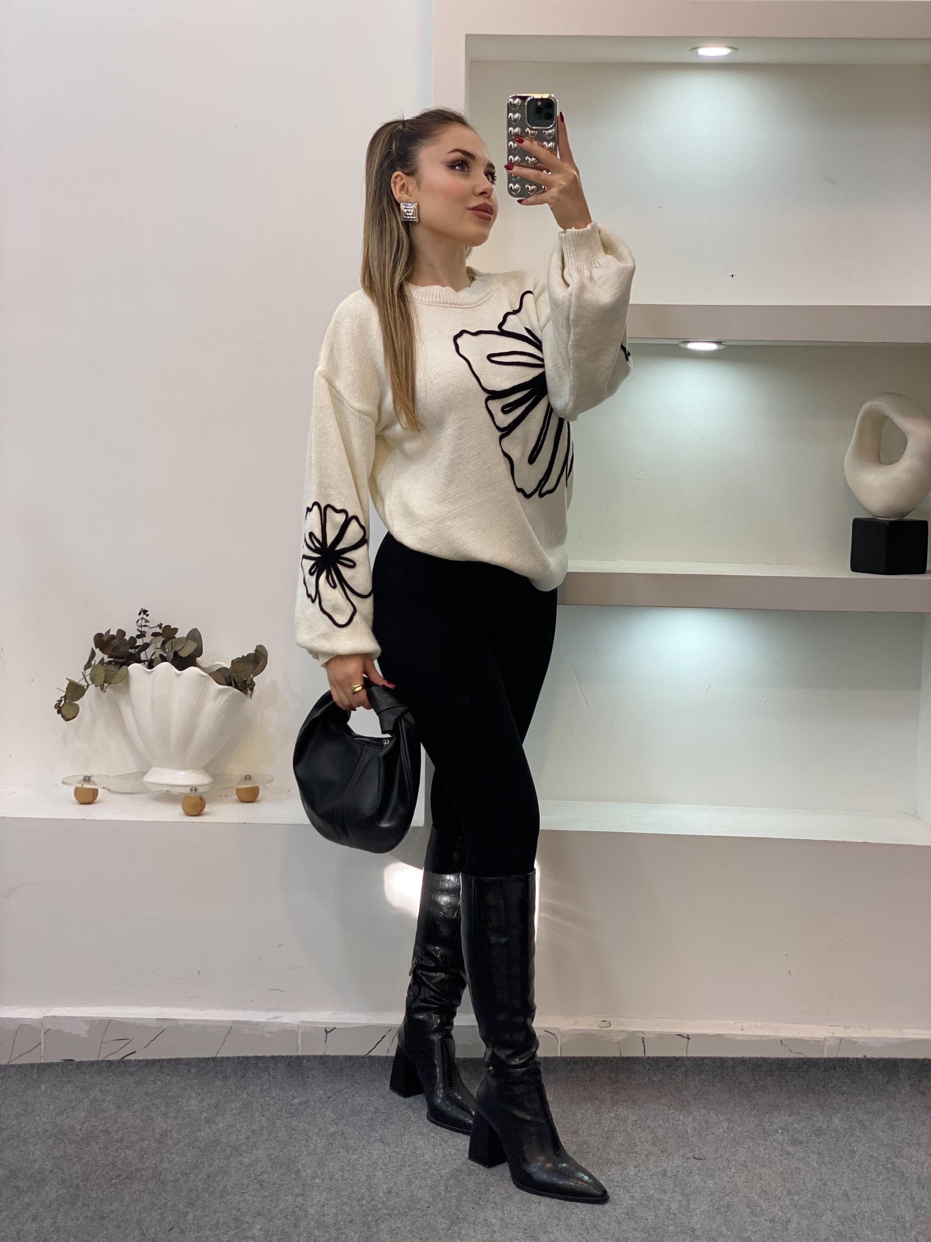 Beyaz Desenli Triko Kazak