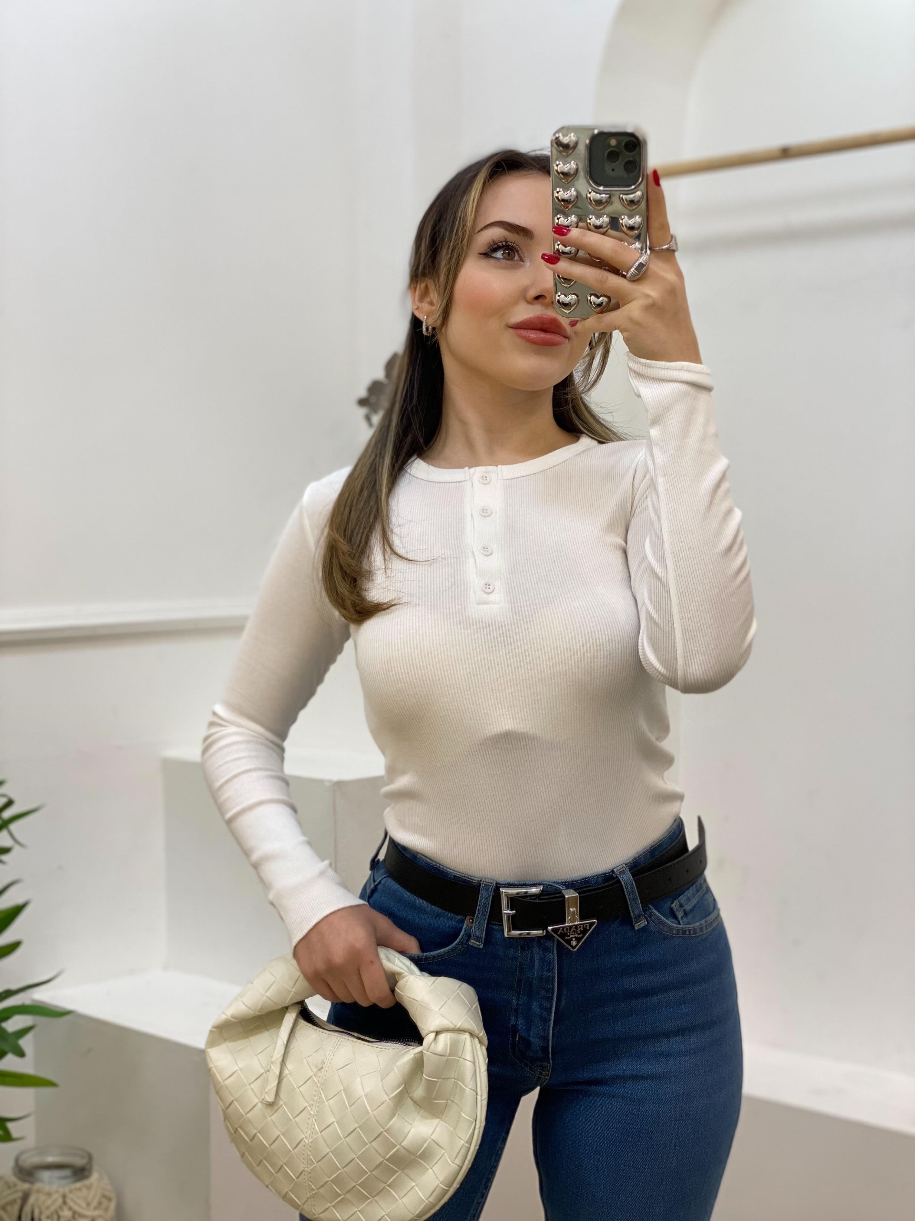 Beyaz Düğmeli Fitilli Basic Bluz