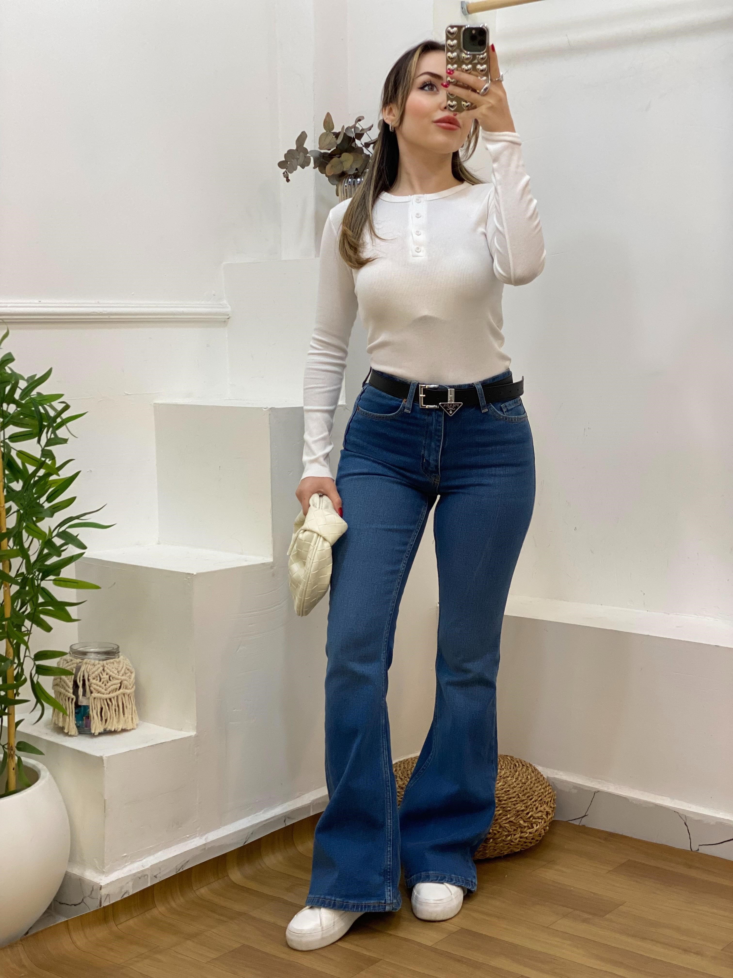 Beyaz Düğmeli Fitilli Basic Bluz