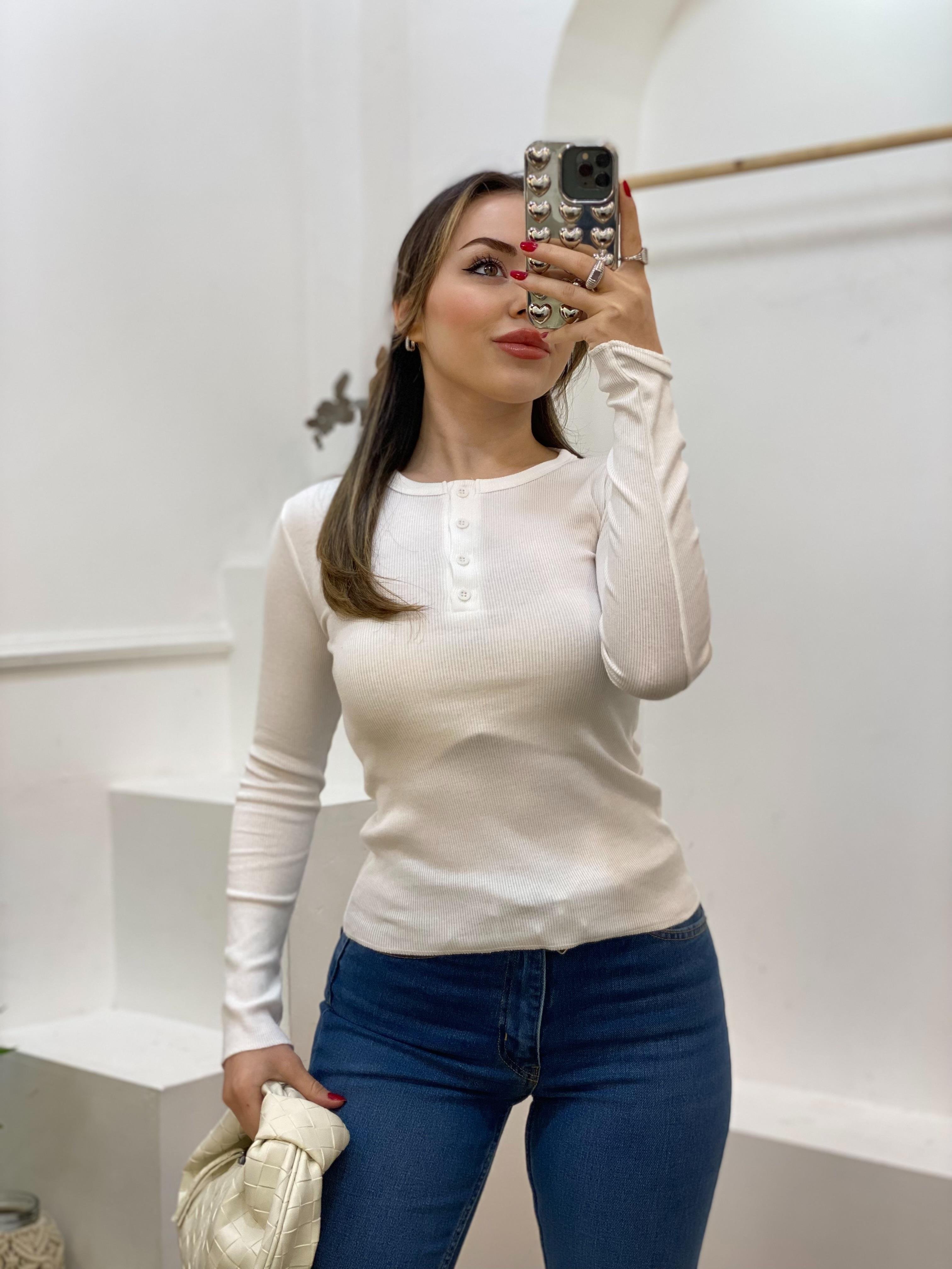 Beyaz Düğmeli Fitilli Basic Bluz