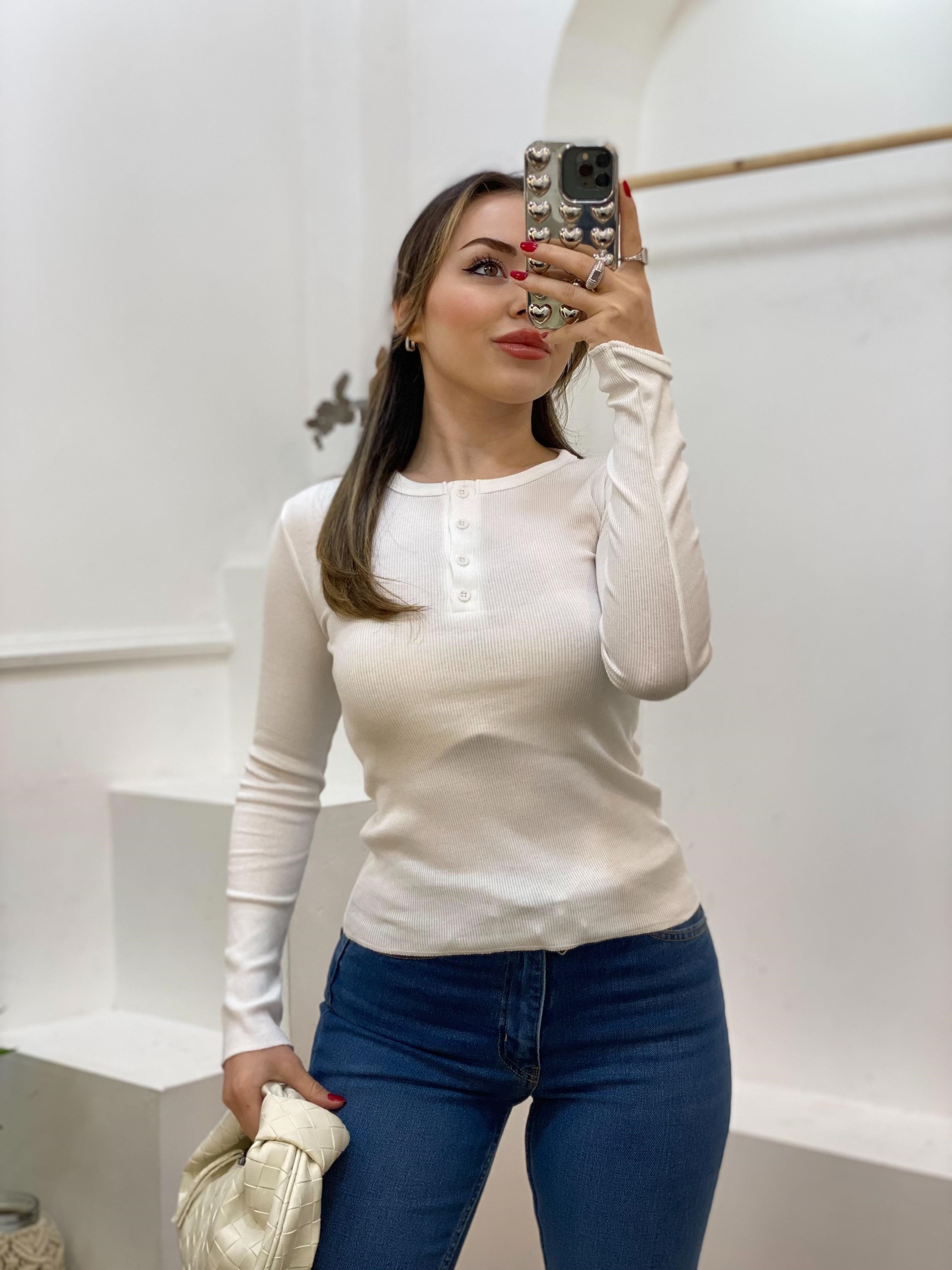 Beyaz Düğmeli Fitilli Basic Bluz