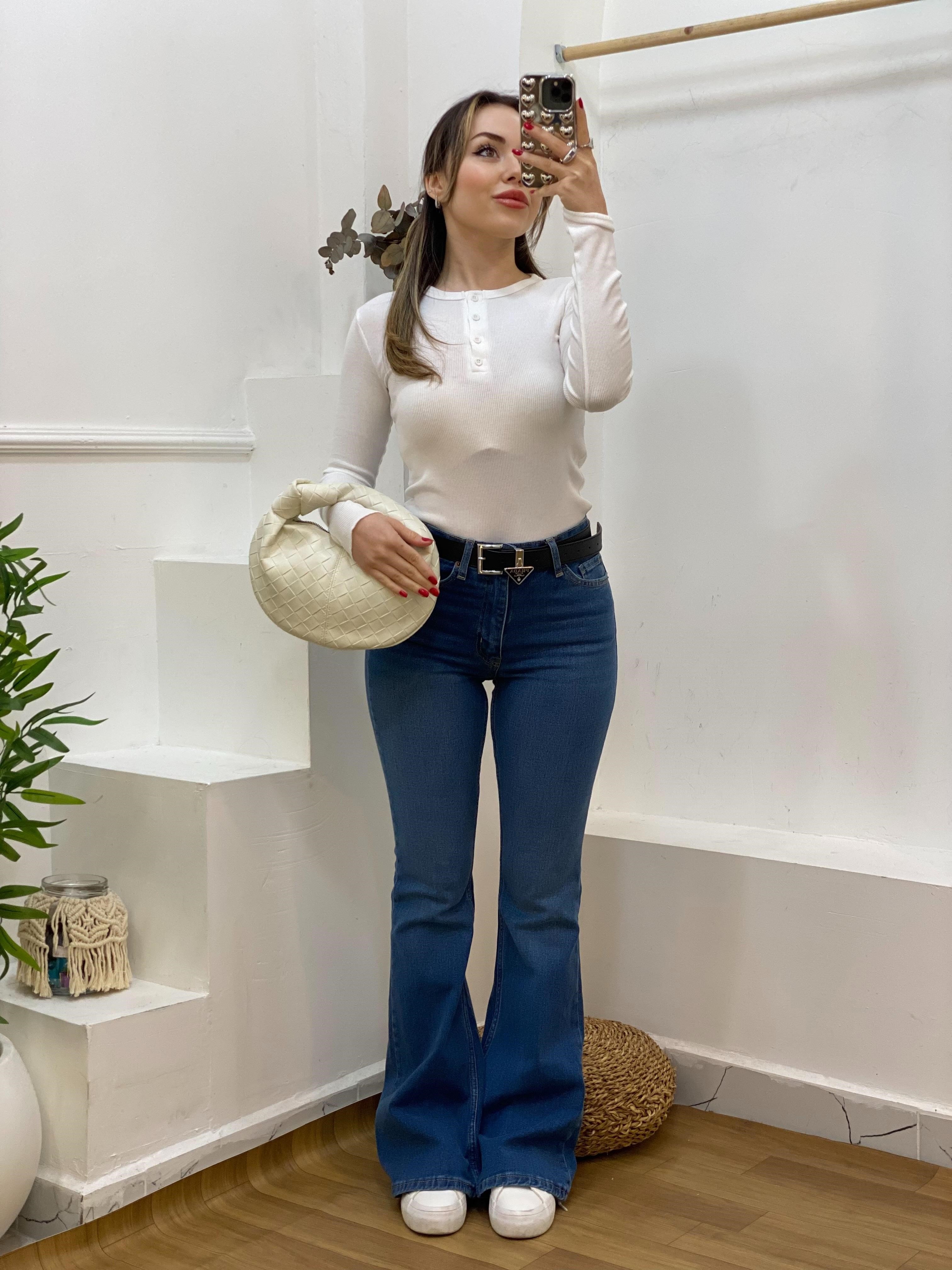 Beyaz Düğmeli Fitilli Basic Bluz